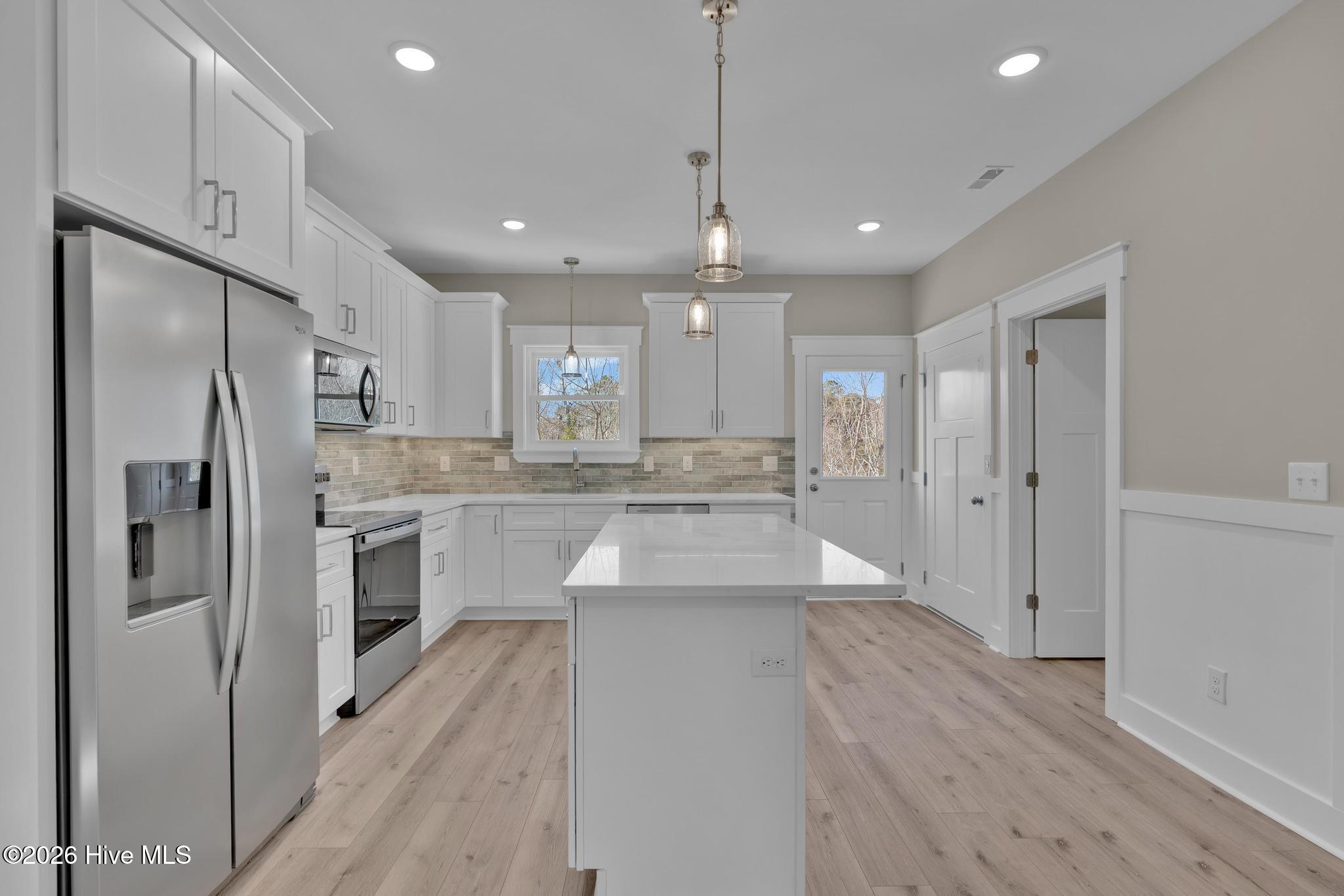 100549638 | Photo 16