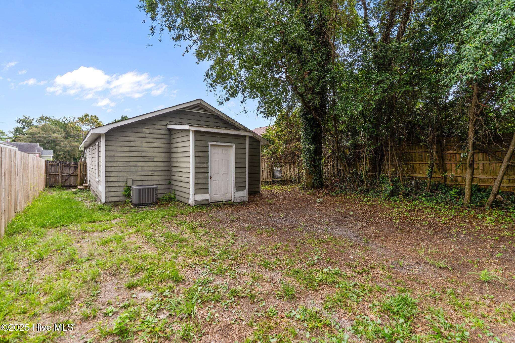 100528718 | Photo 33