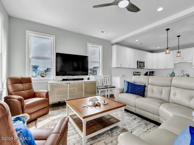 100541216 | Photo 27