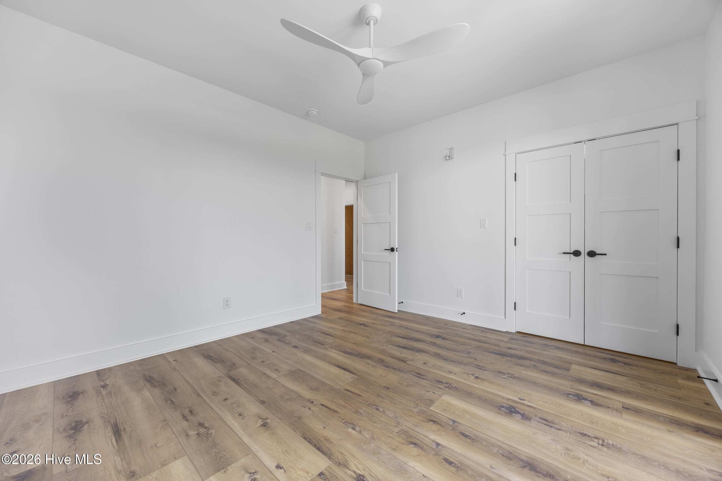 100567625 | Photo 13