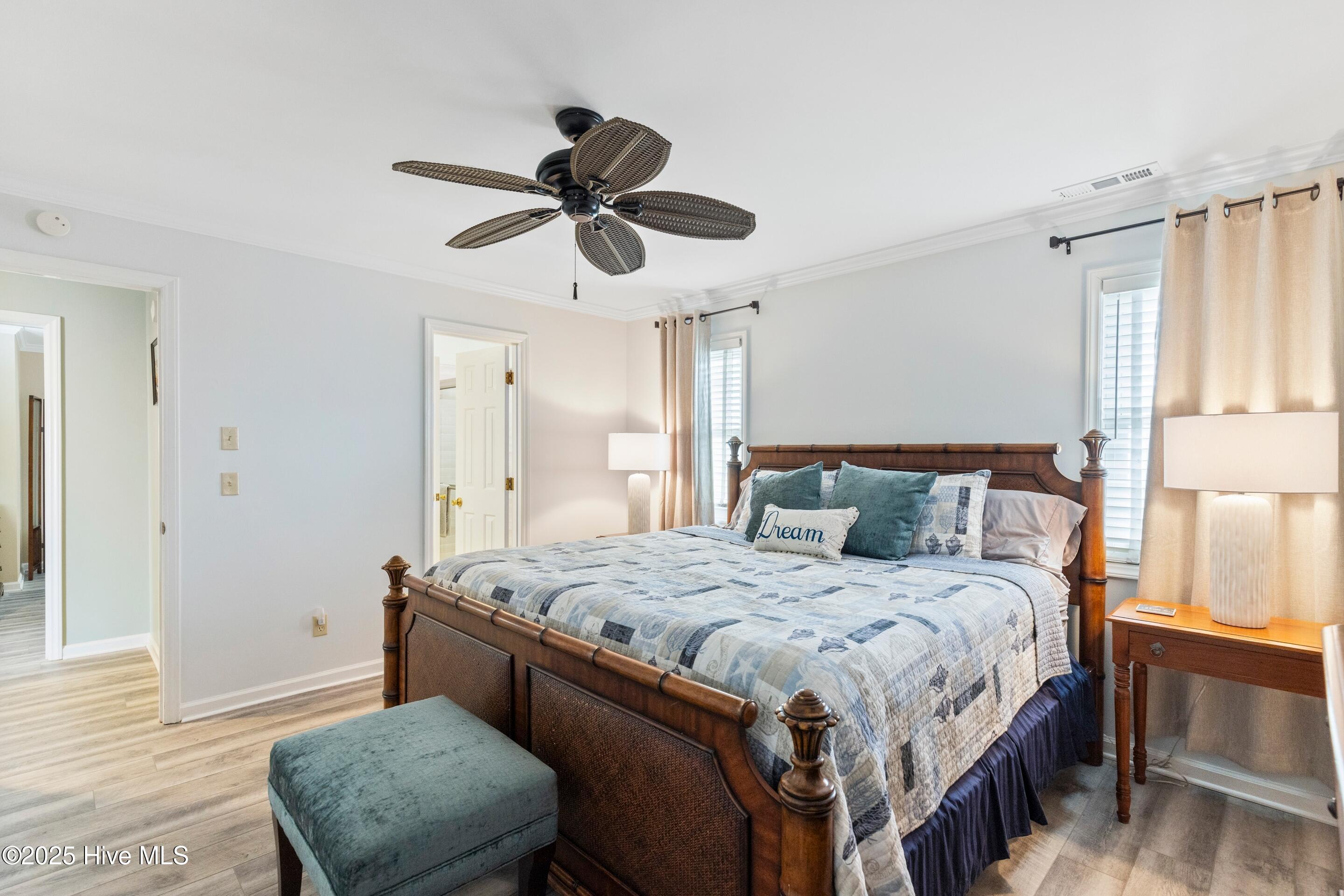 100539934 | Photo 34