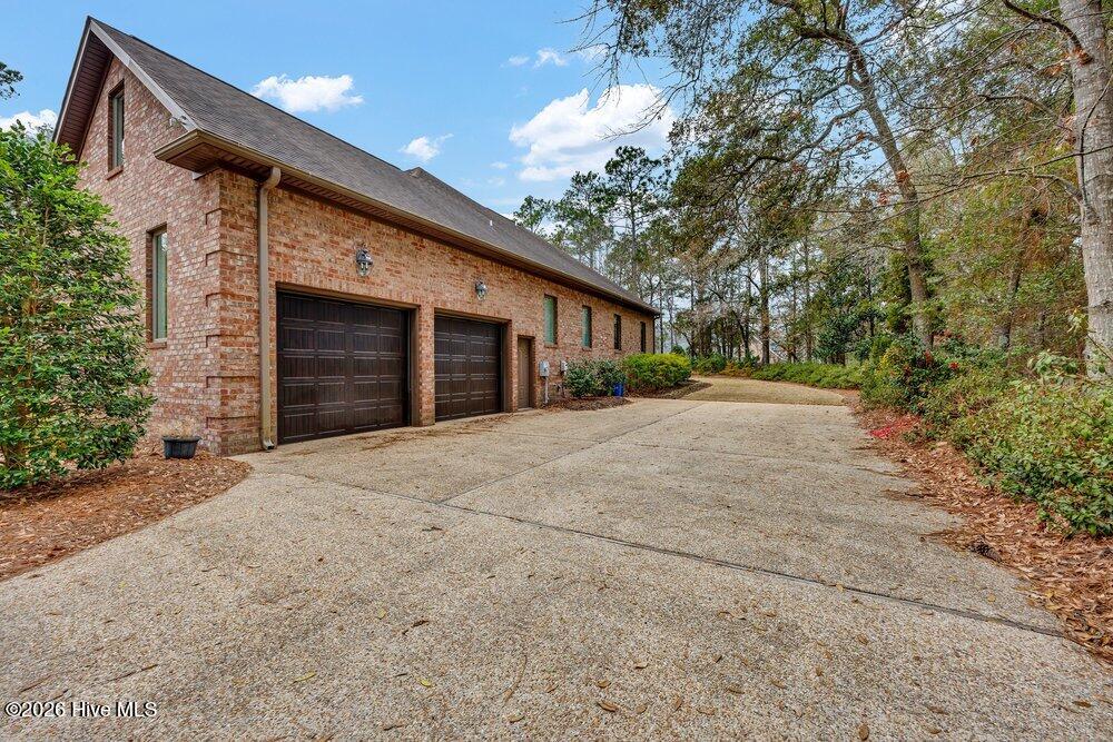 100557669 | Photo 52