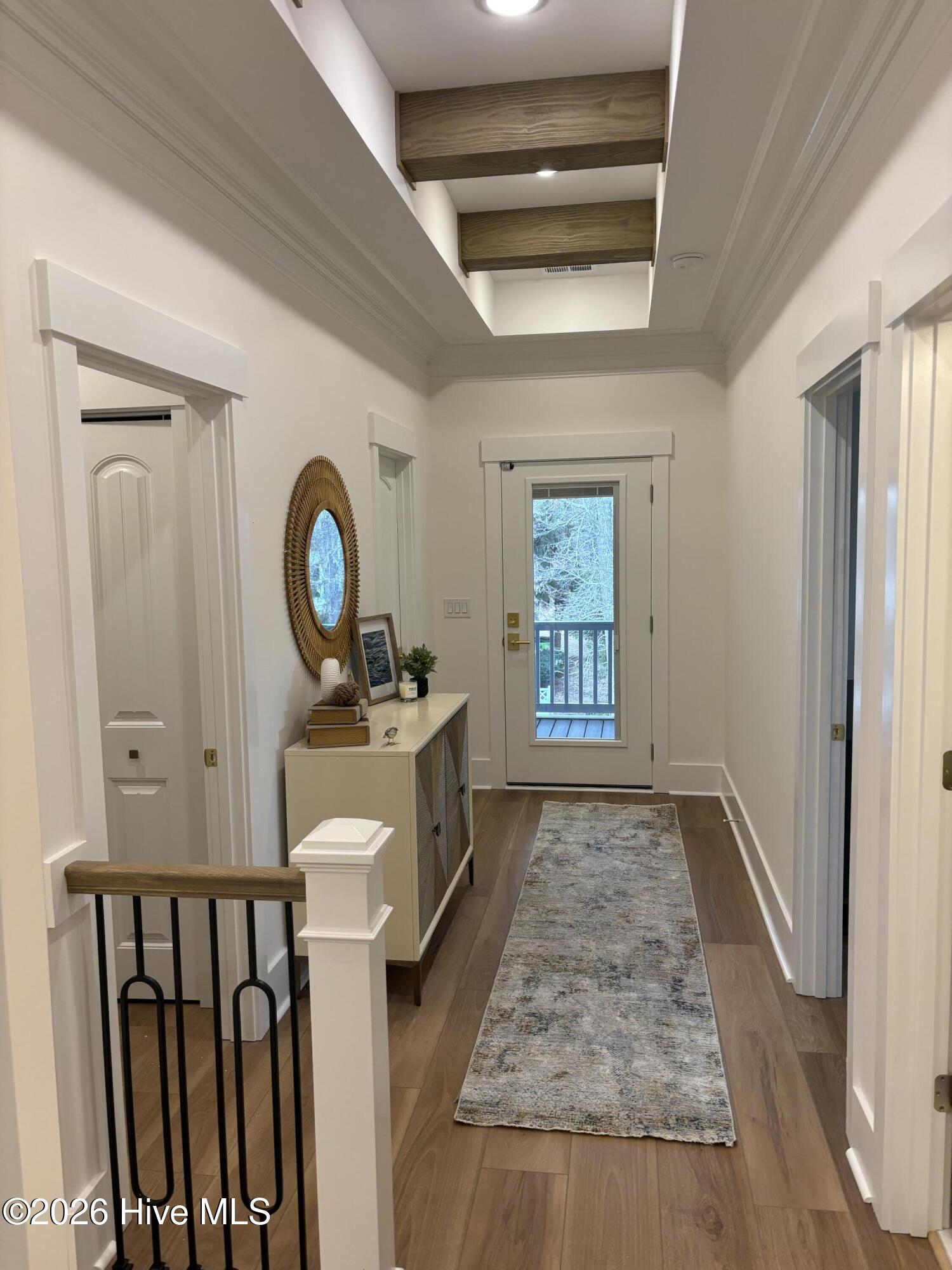 100516902 | Photo 51