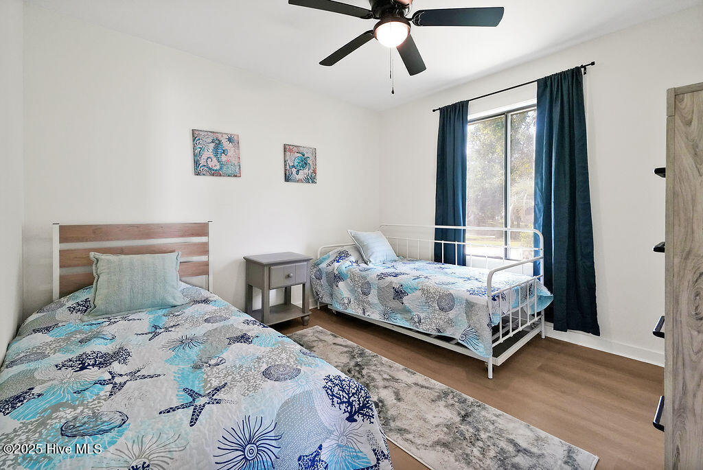 100570405 | Photo 11