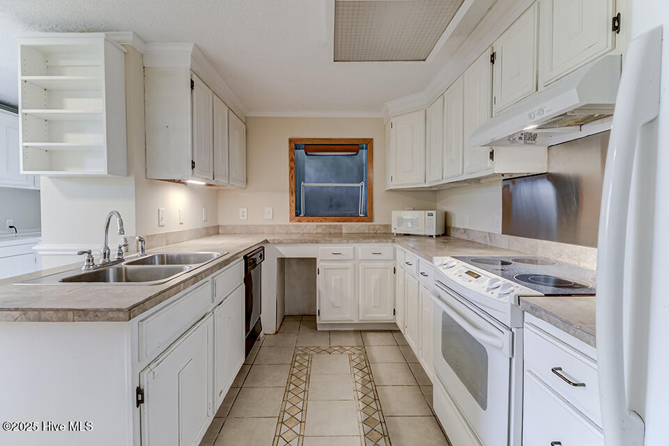 2208 Carlton Avenue, Wilmington, NC 28403 – photo 2: IMG_4987_88_89_90_91