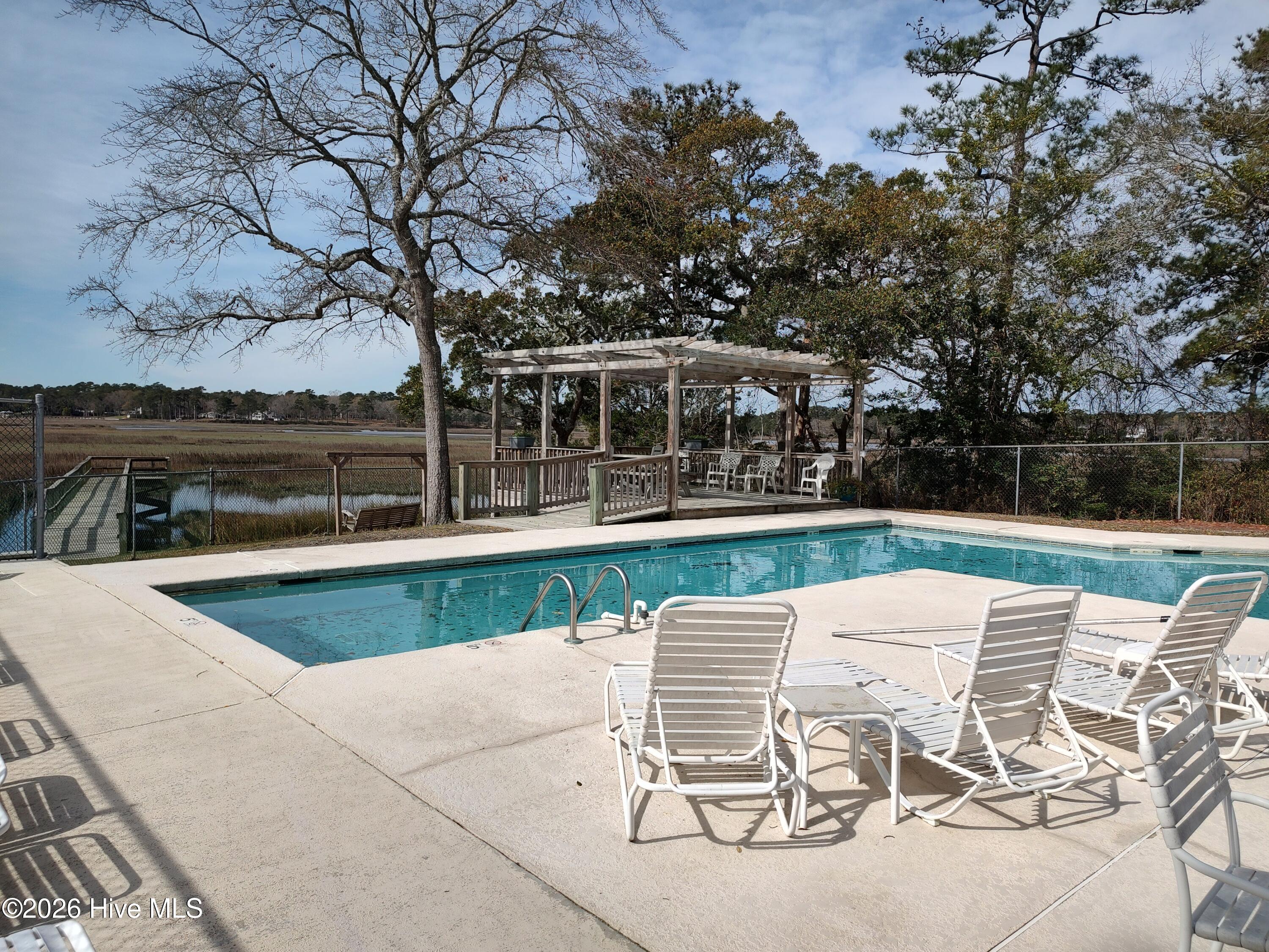 100560201 | Photo 23