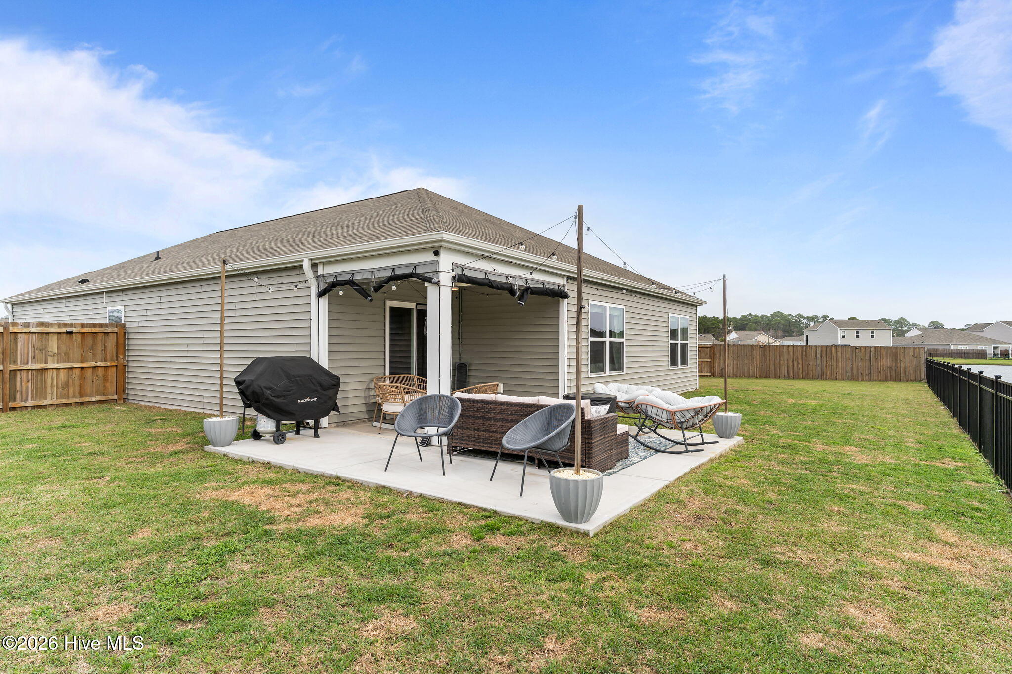 100558929 | Photo 44