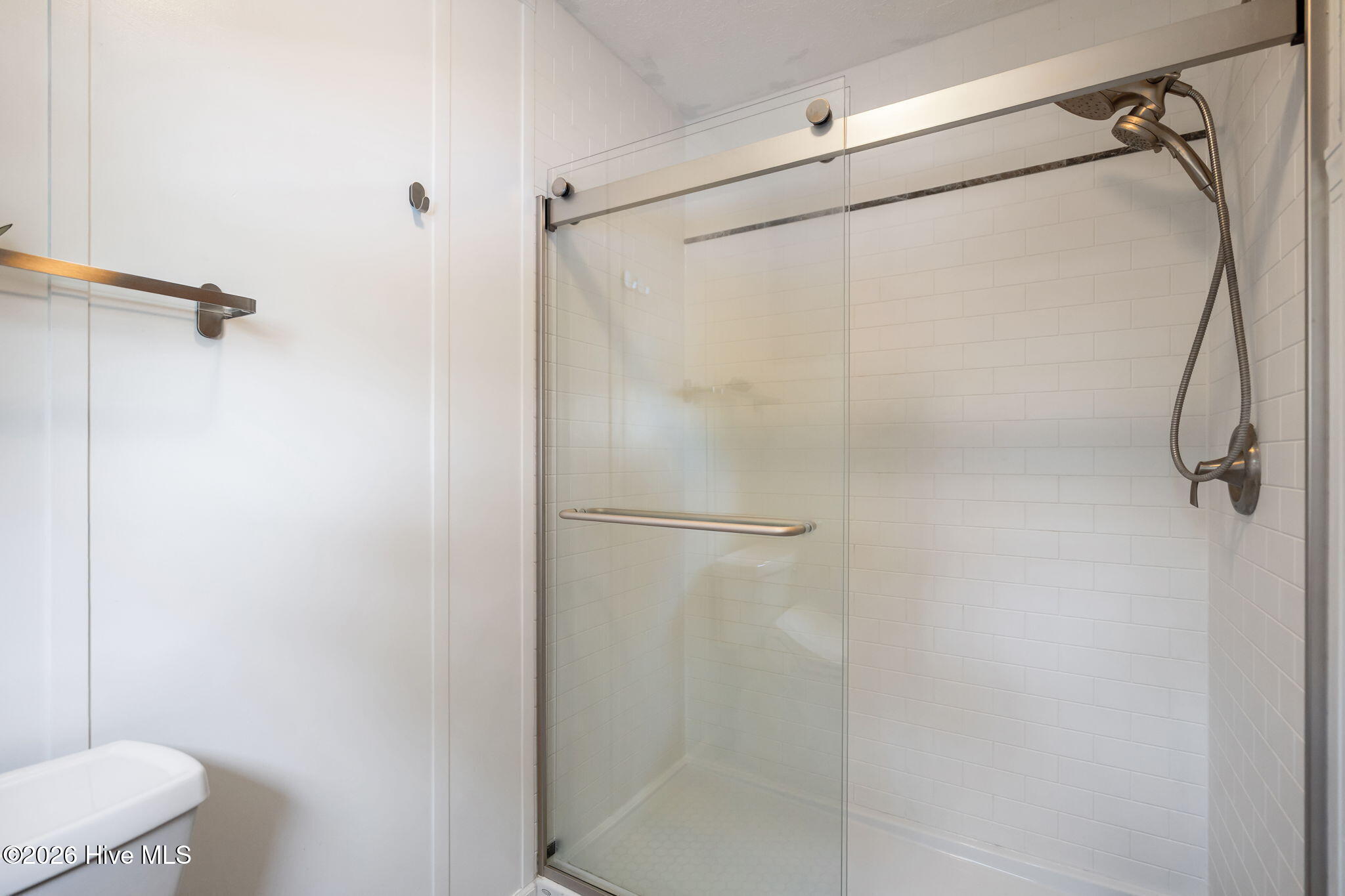 100569191 | Photo 25