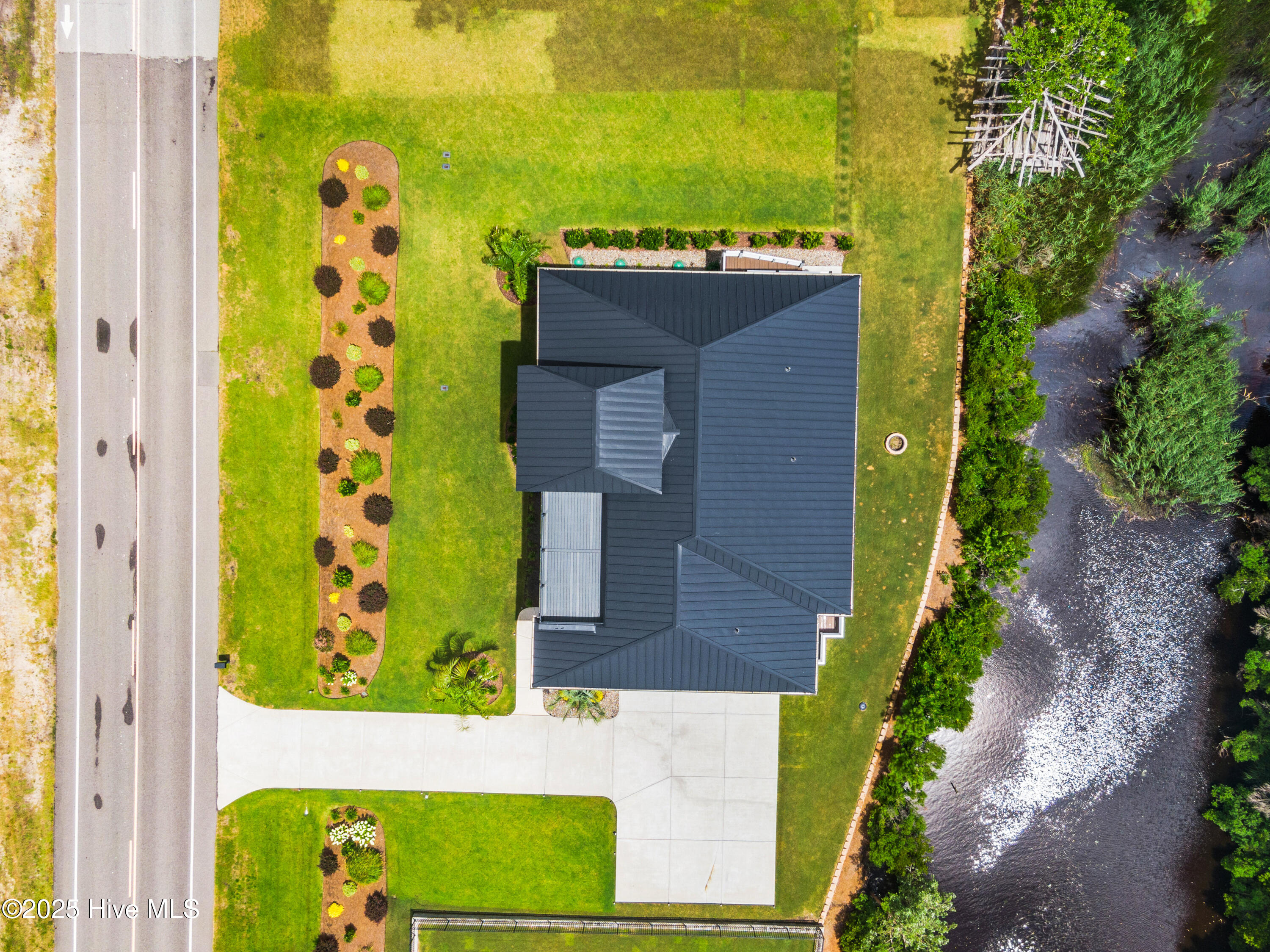 100534624 | Photo 85