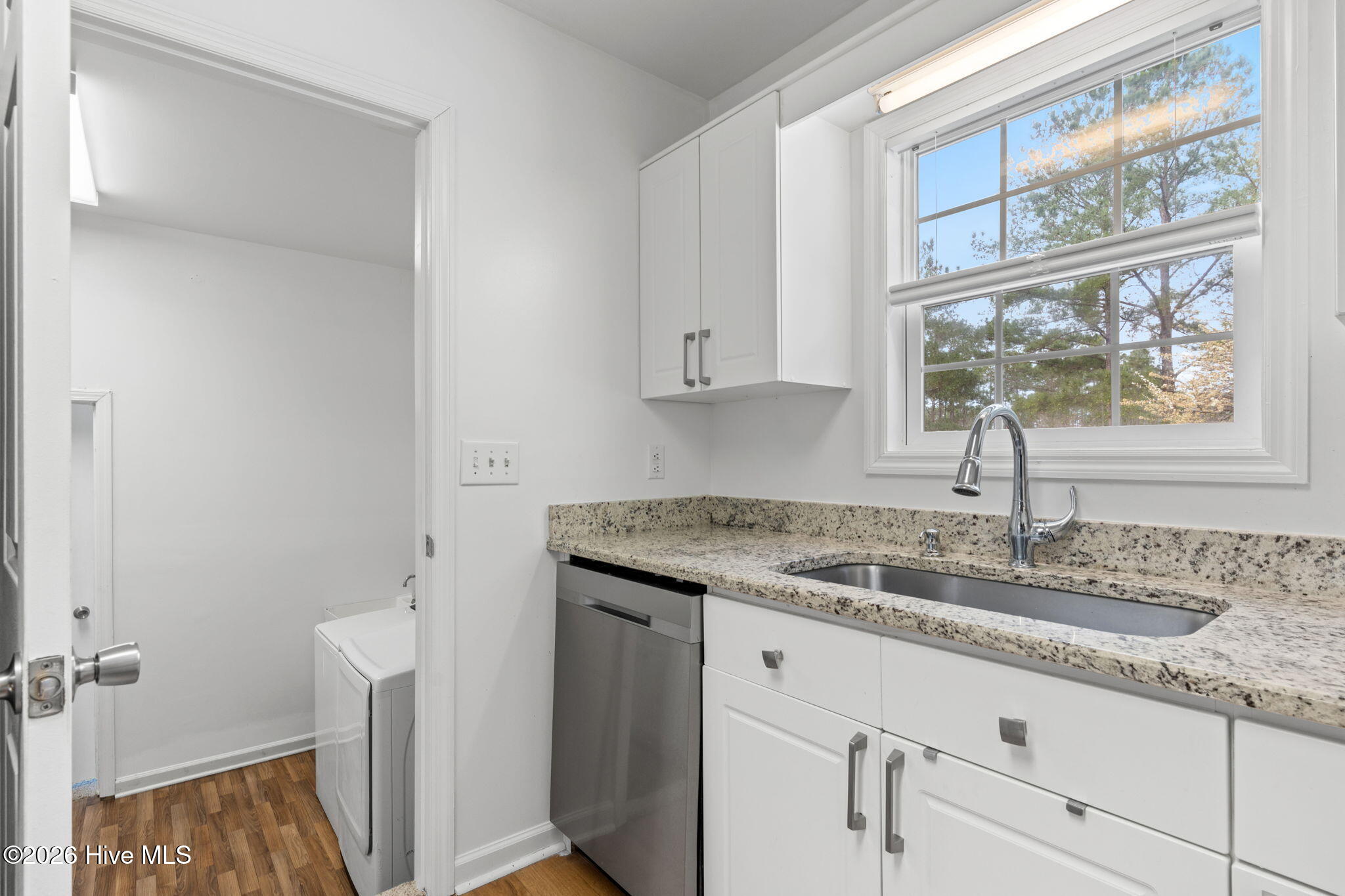 100559662 | Photo 21