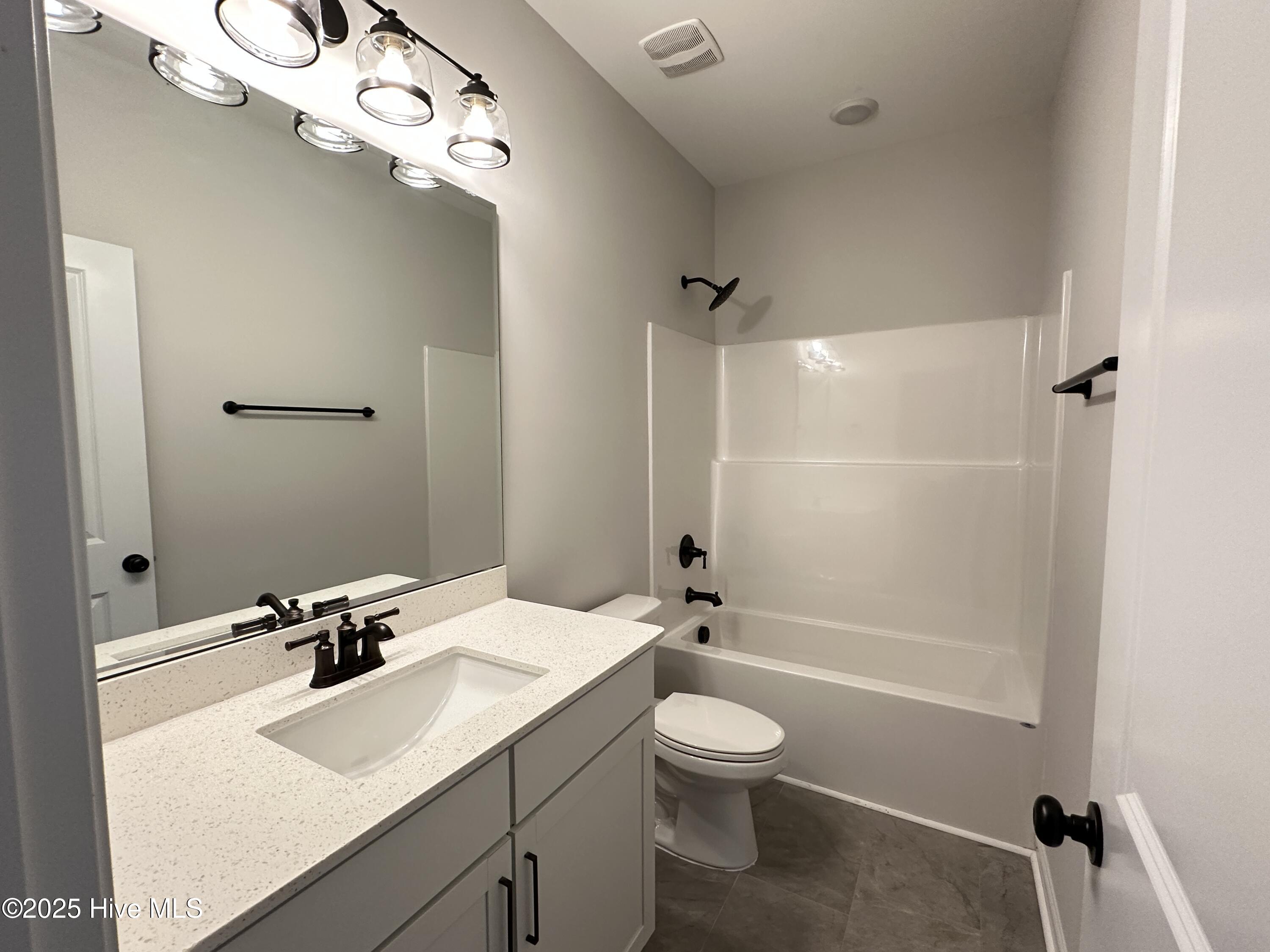 100512844 | Photo 10