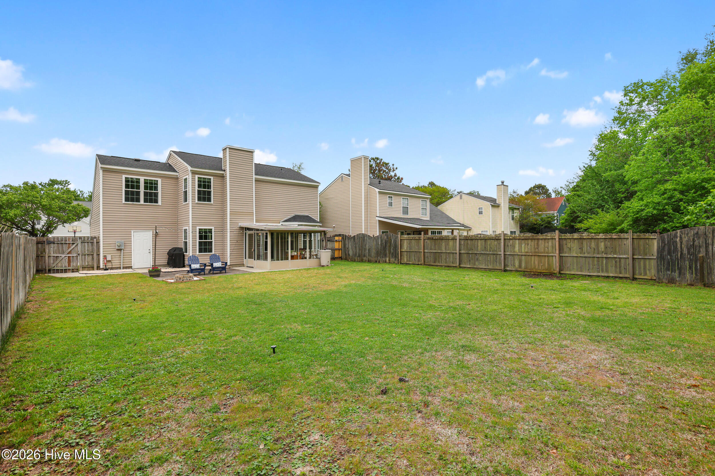 100565857 | Photo 29