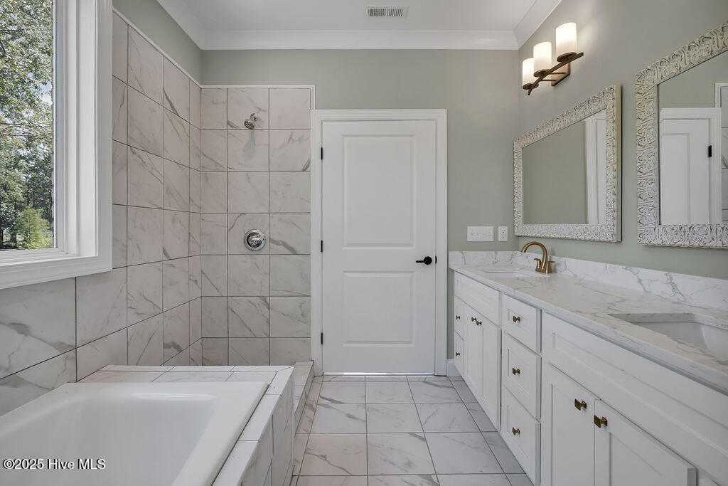 100529552 | Photo 24