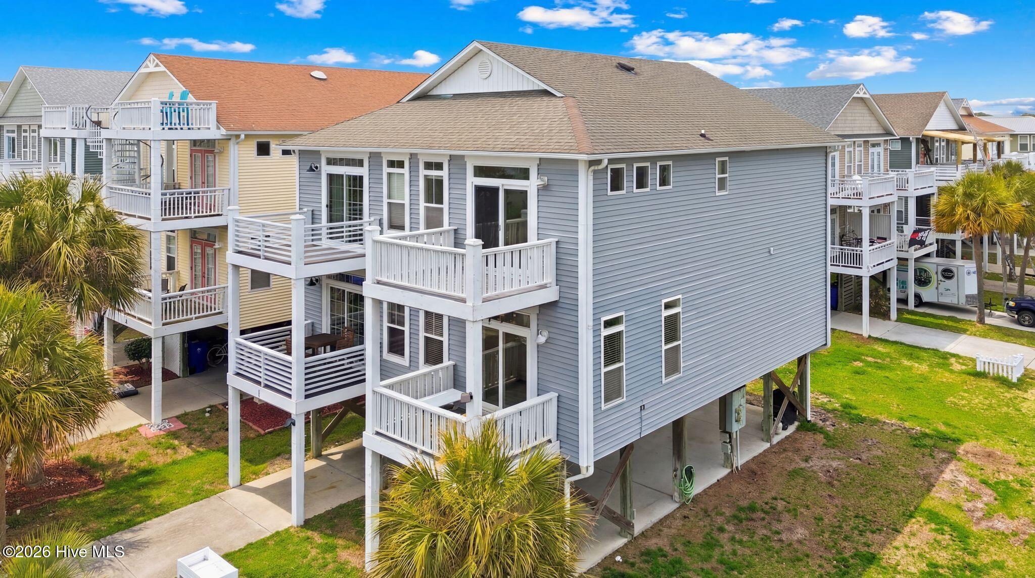 100558229 | Photo 53