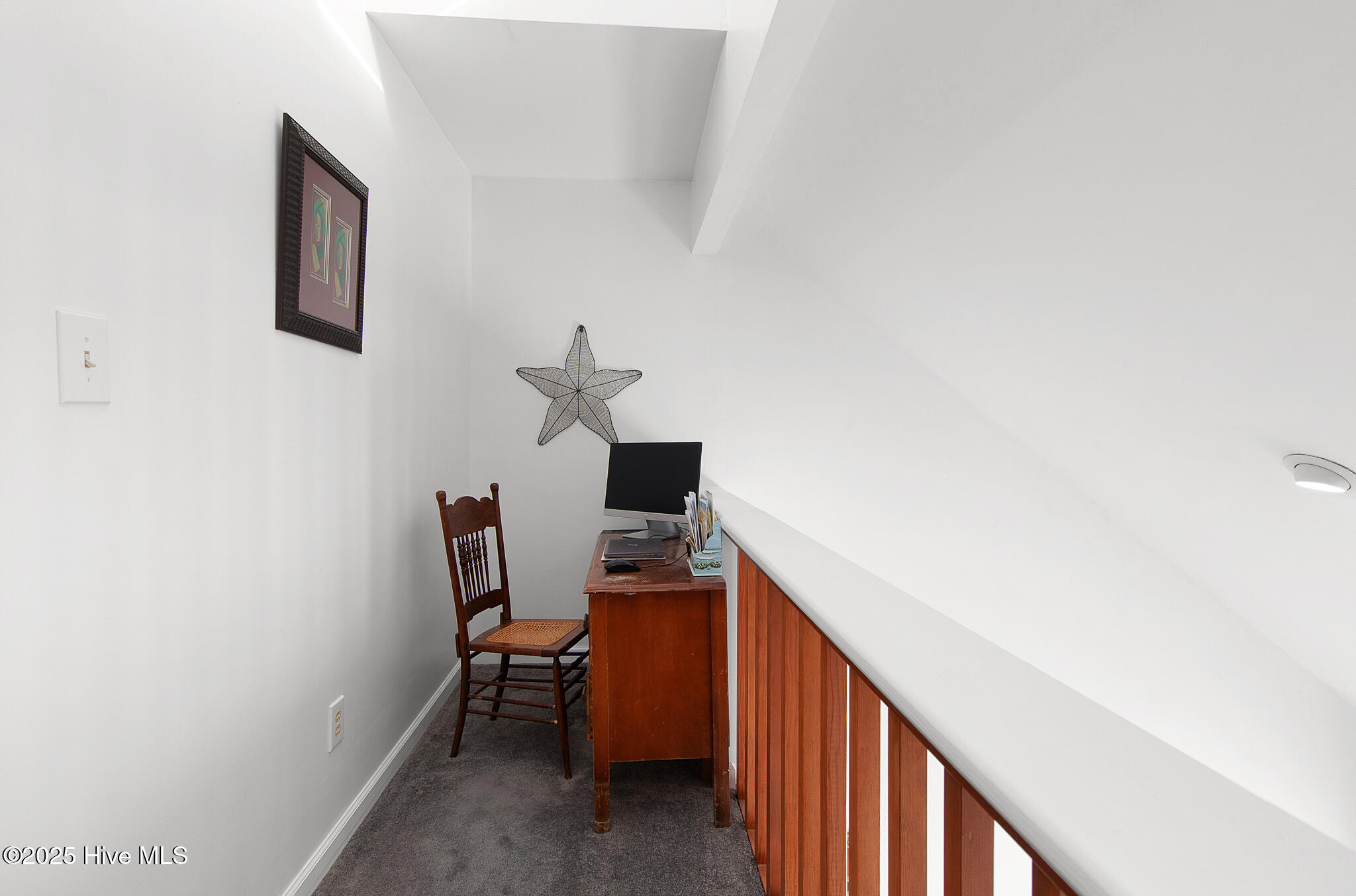 100533935 | Photo 25