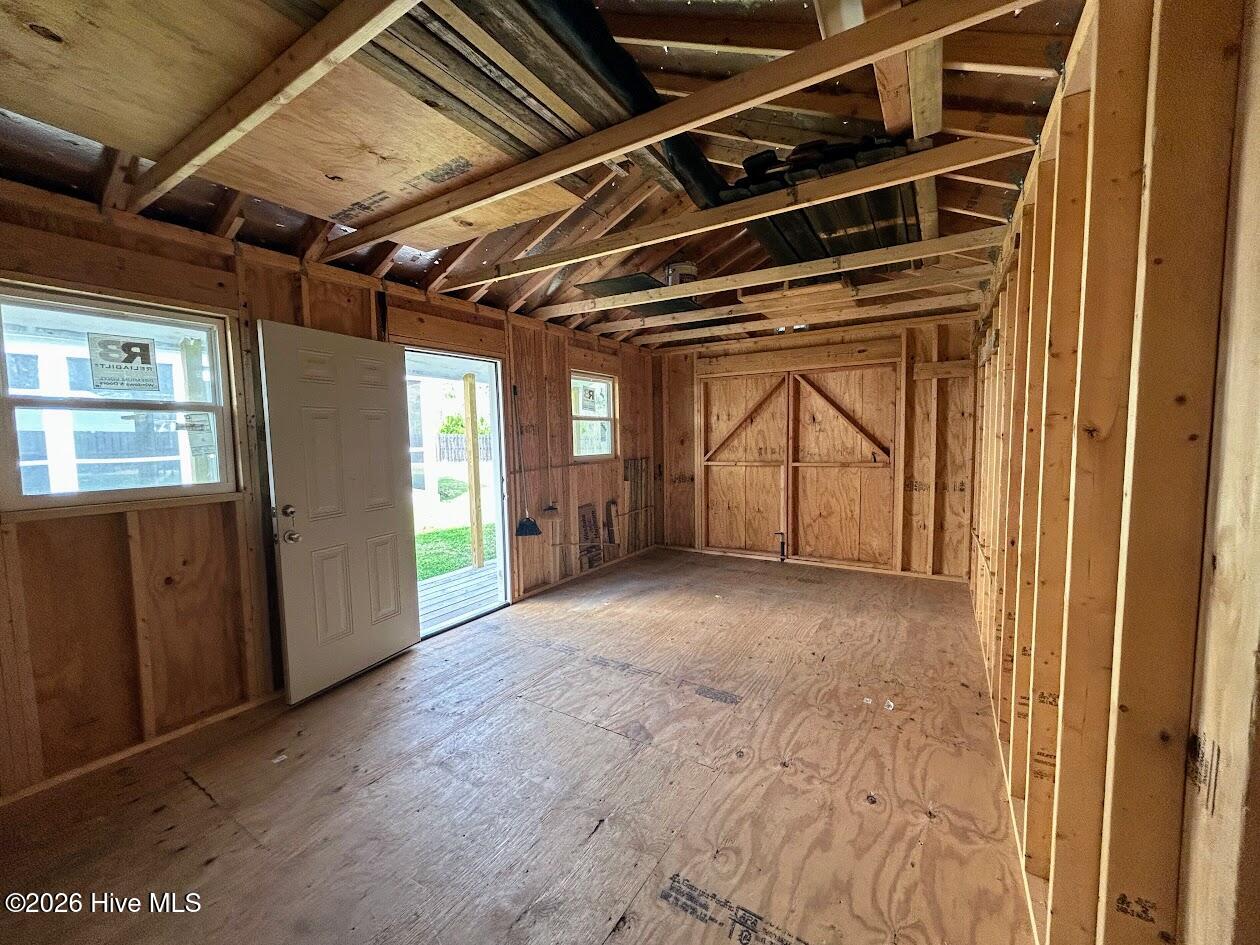 100562771 | Photo 34