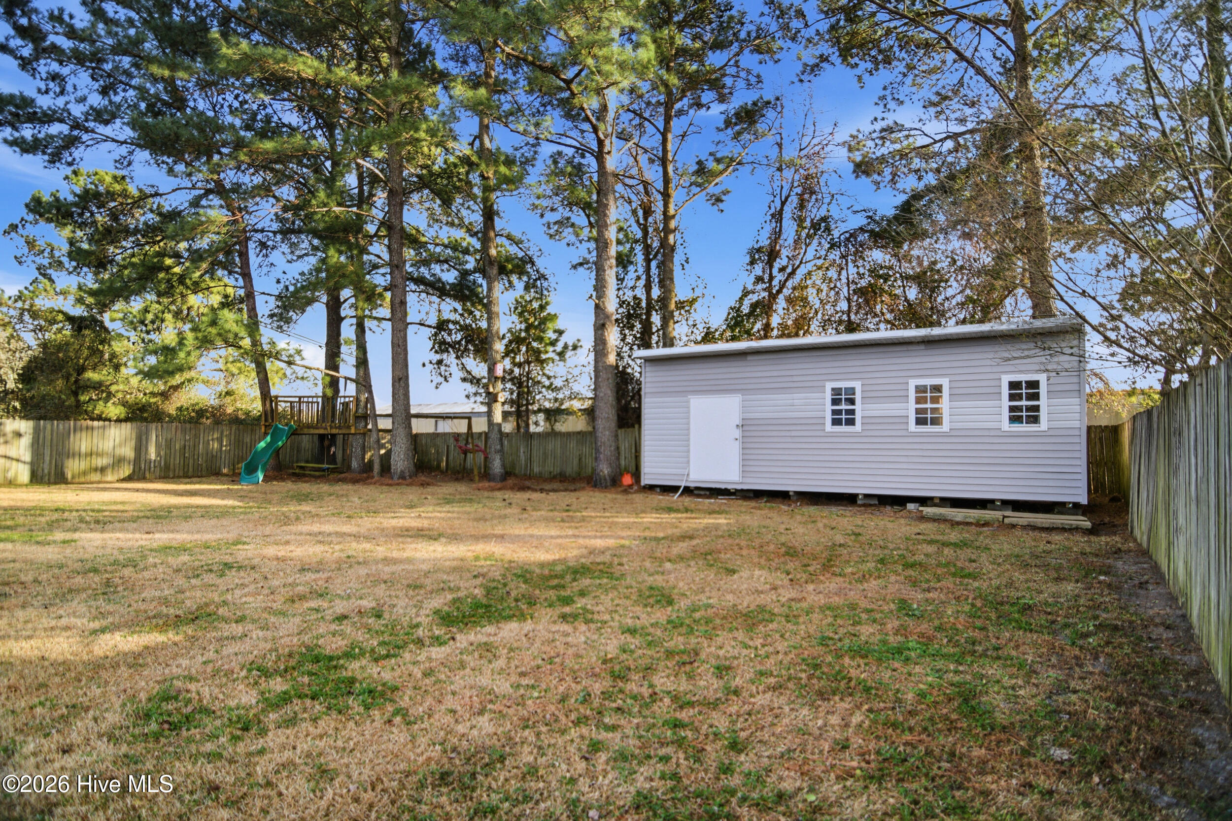 100548573 | Photo 38