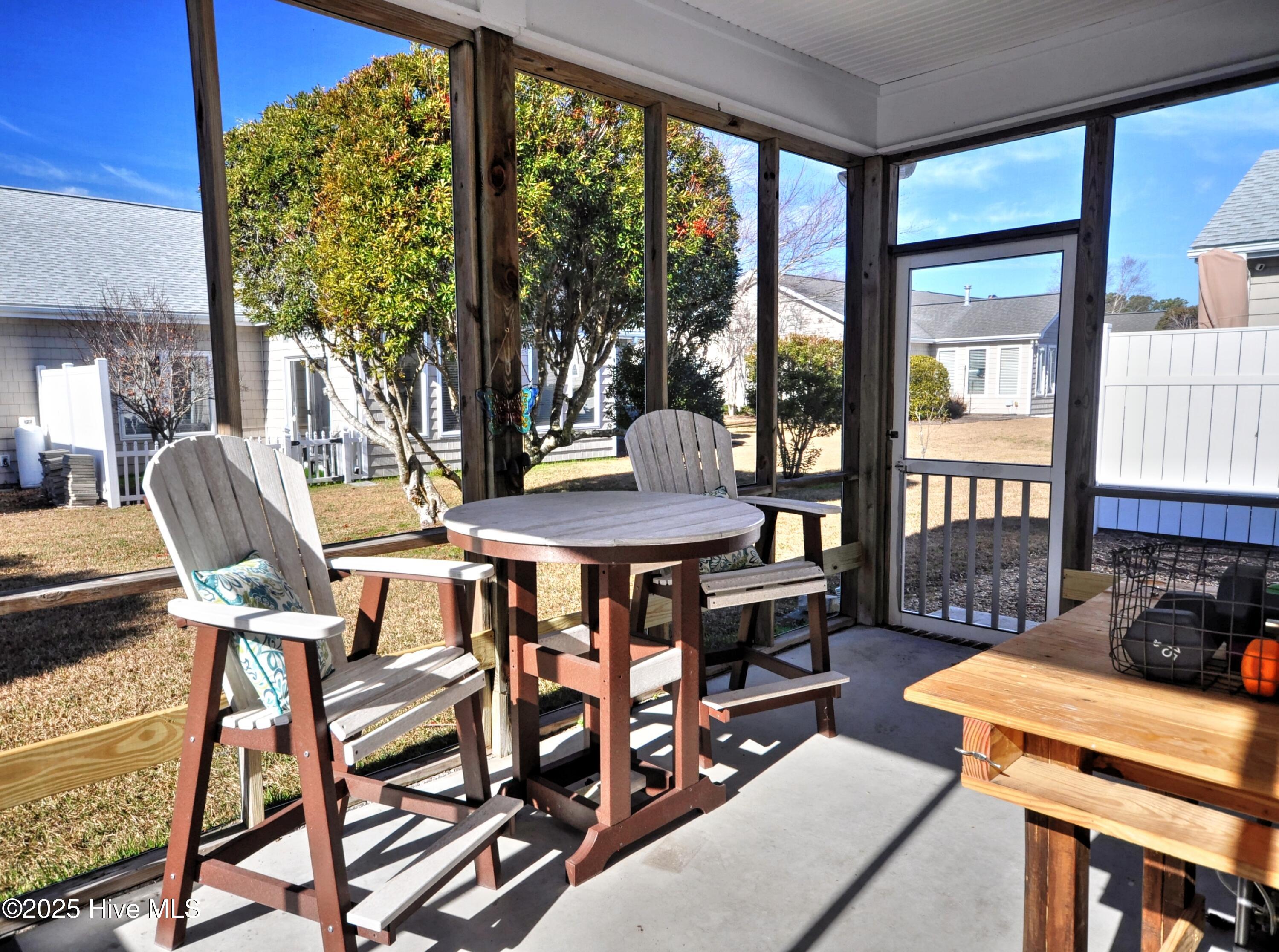 100547082 | Photo 18