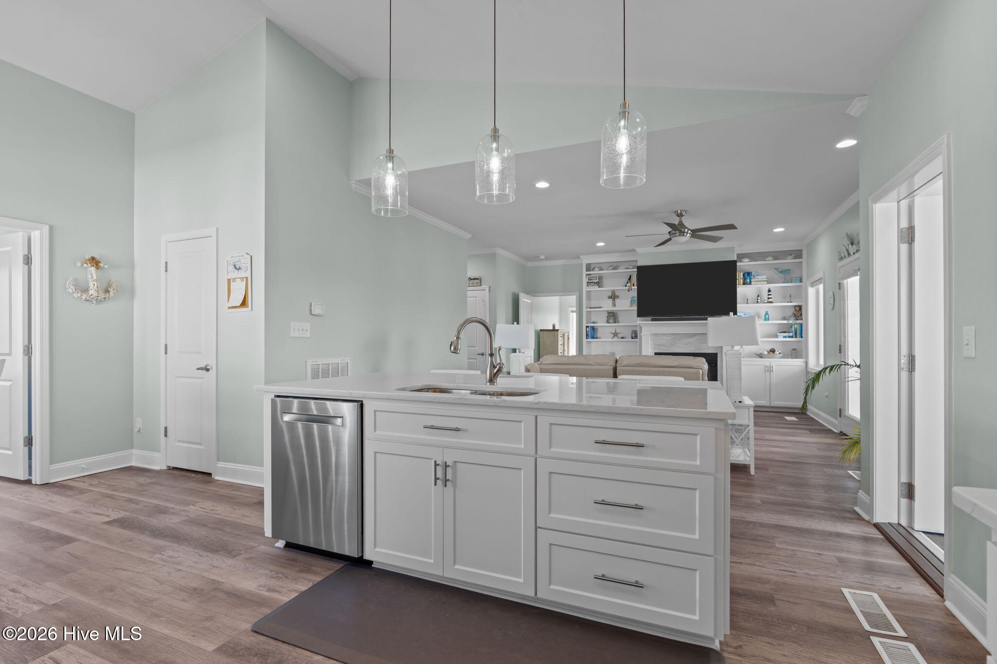 100559740 | Photo 19