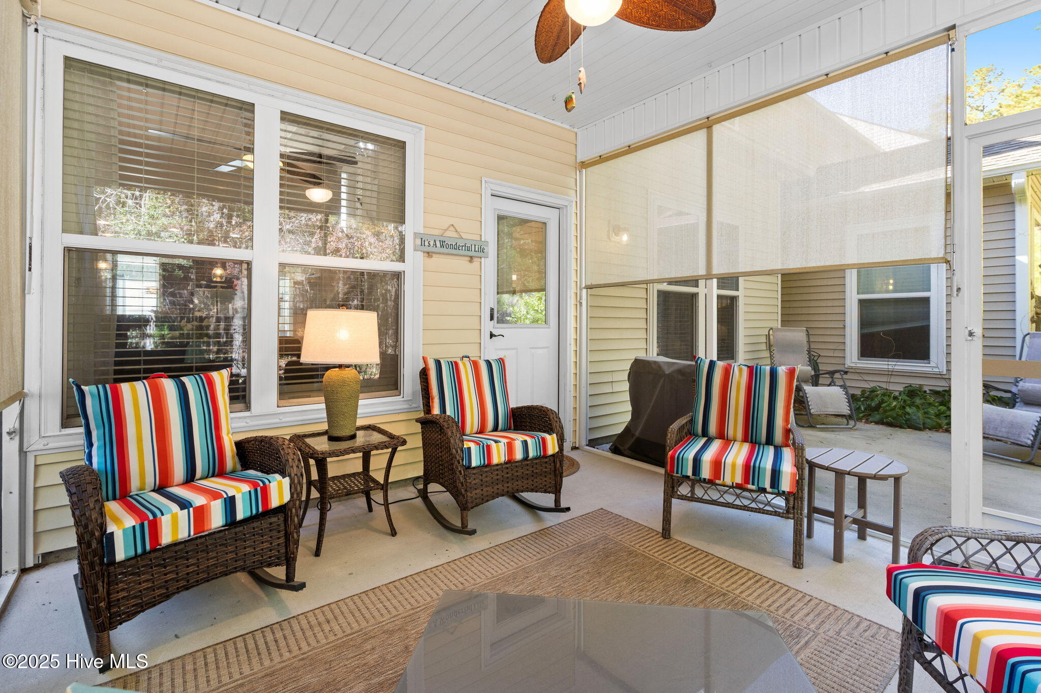 100543770 | Photo 26