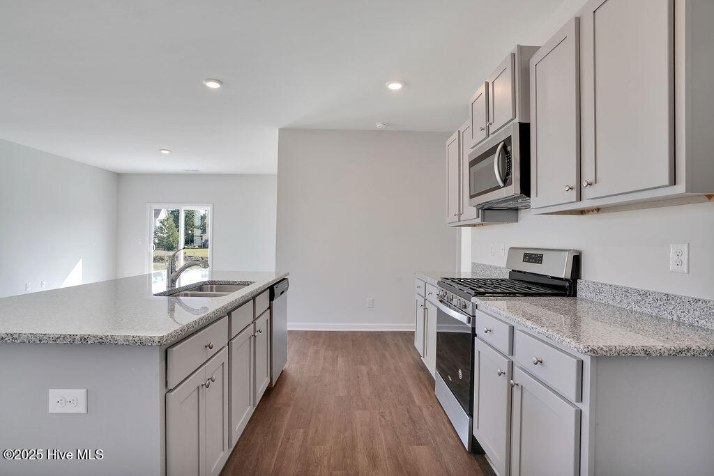 100531117 | Photo 14