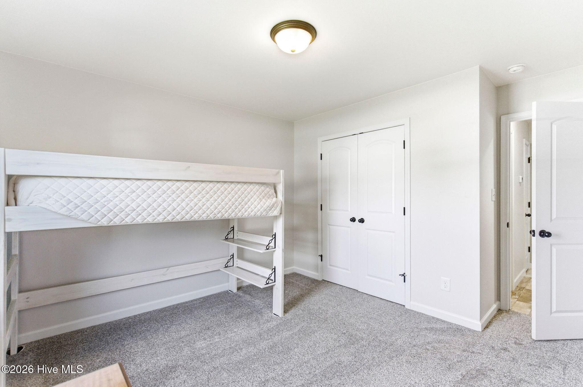 100568951 | Photo 33