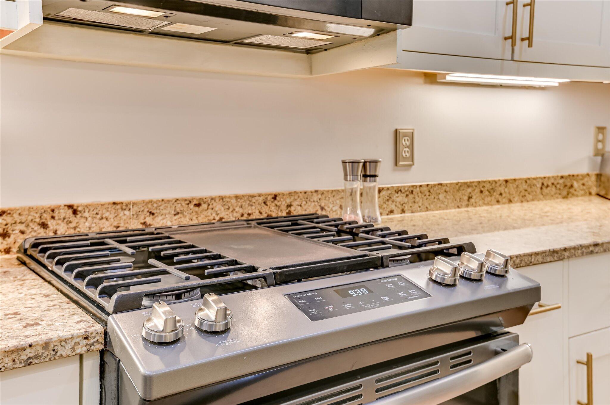 24-evans-ga-1006-mitchell-lane-kitchen-g