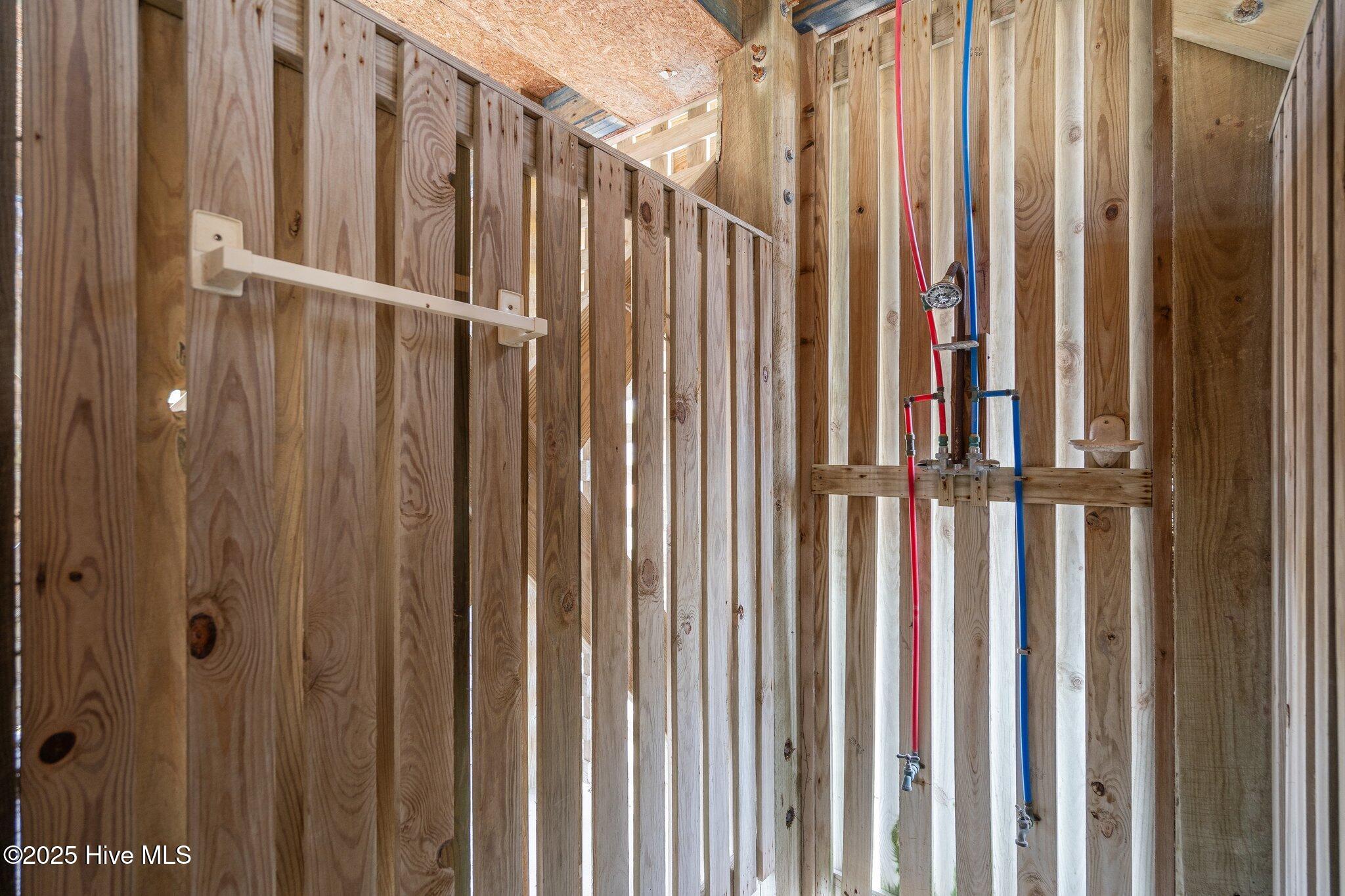 100506590 | Photo 56