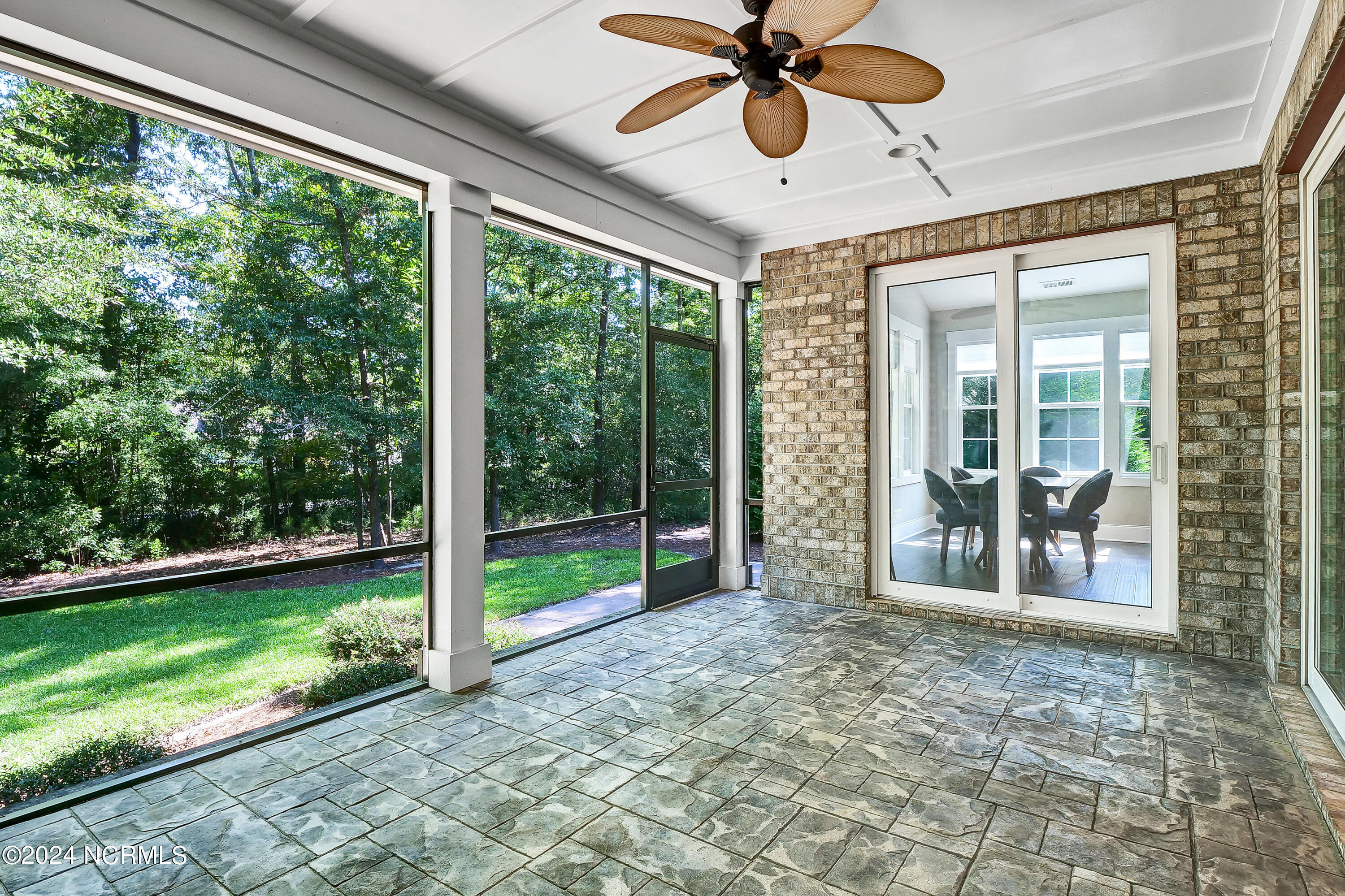 100565590 | Photo 28