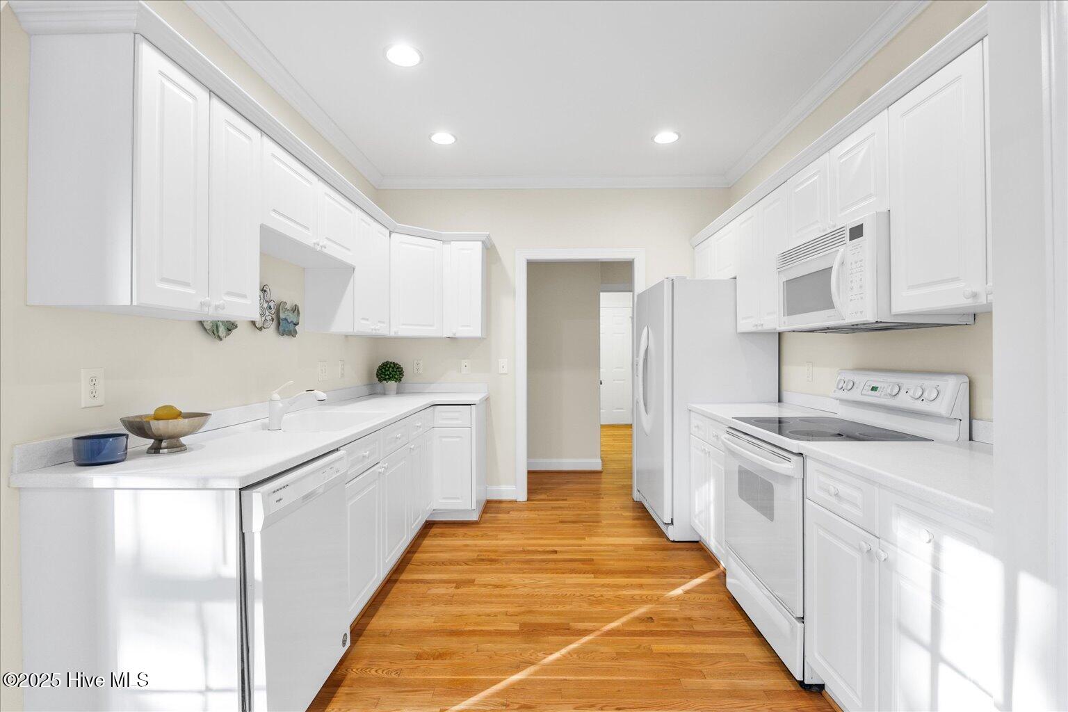 100532756 | Photo 15