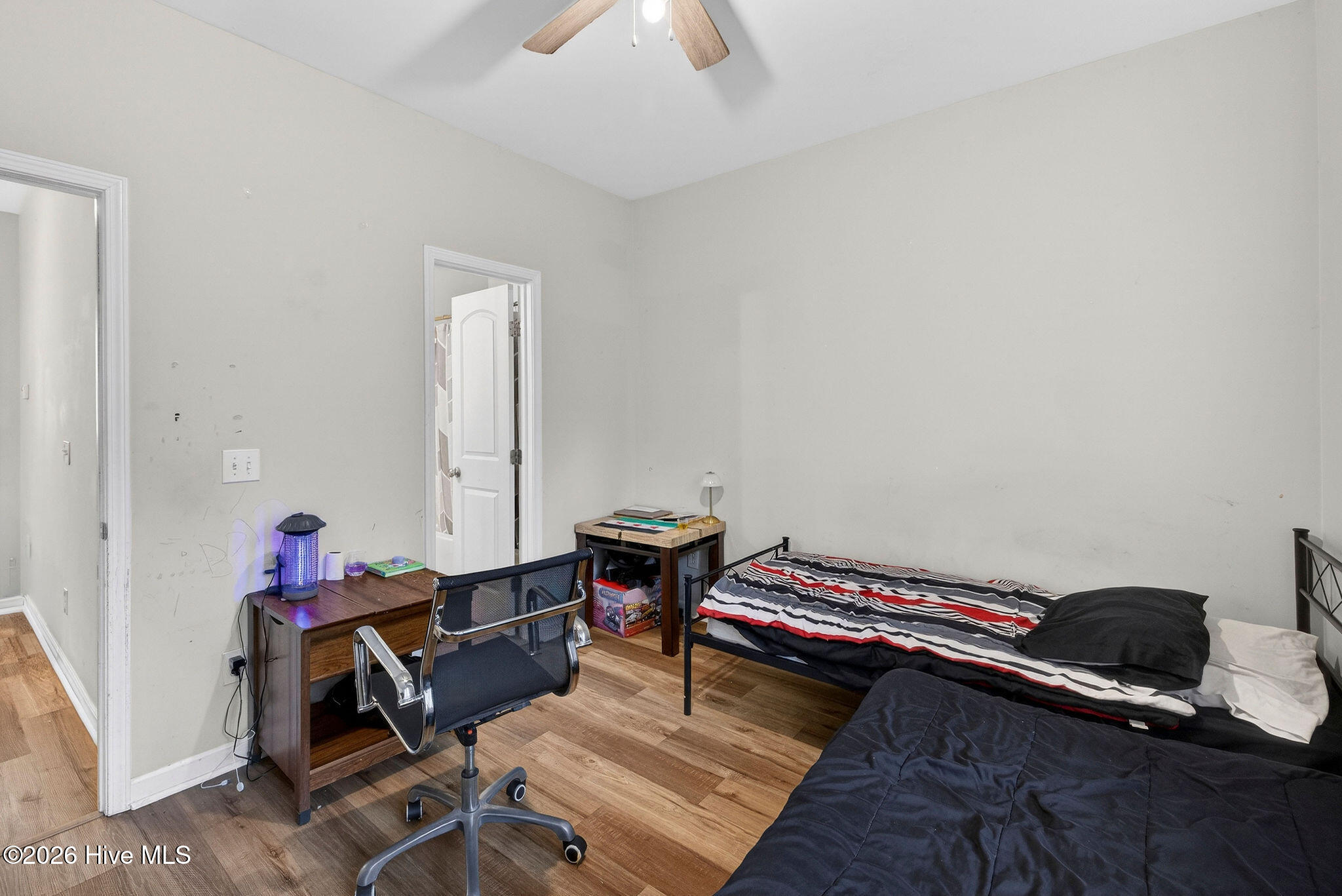 100564267 | Photo 16