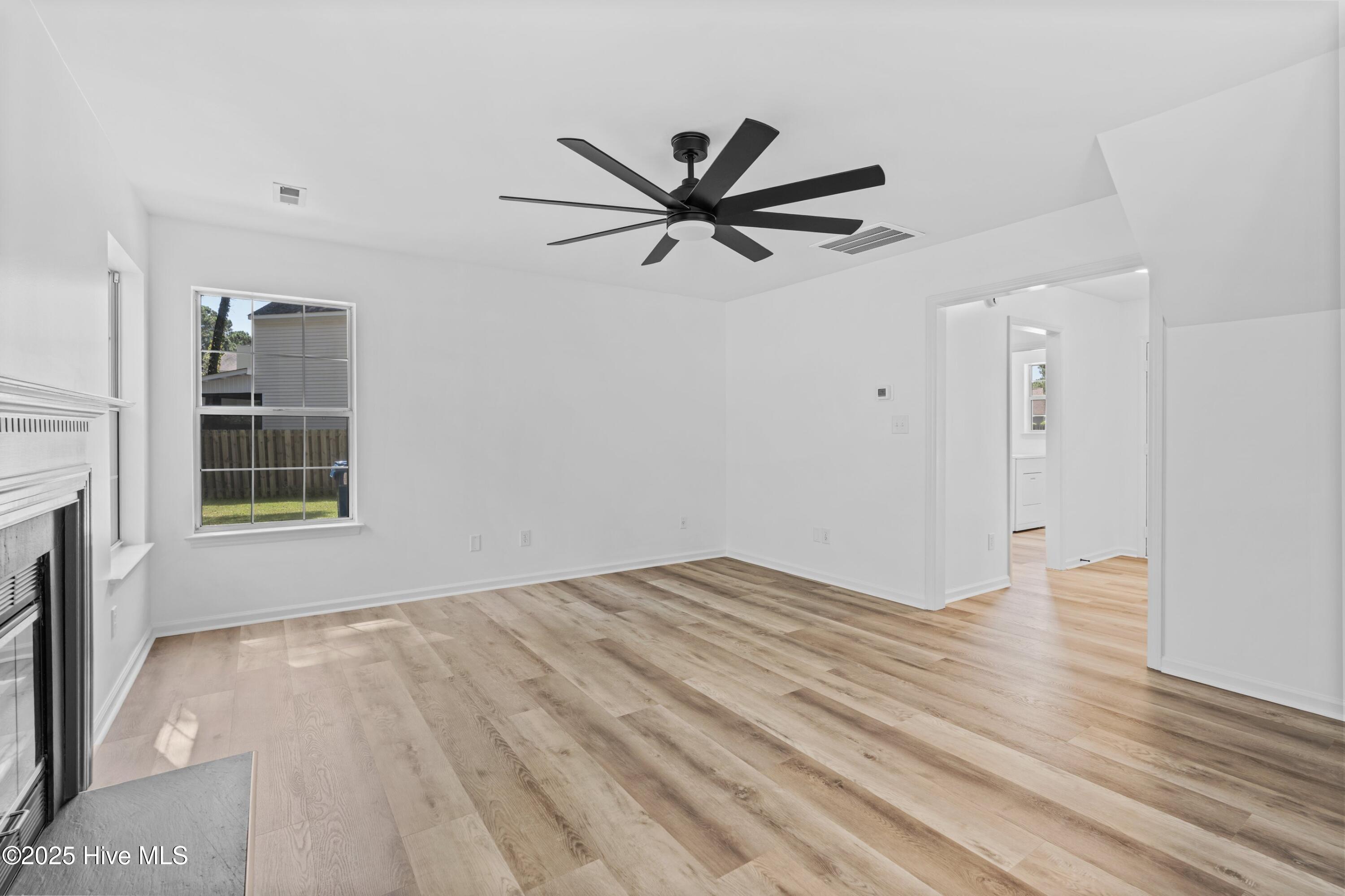 6603 Whinbrel Court, Wilmington, NC 28409 – photo 15: 015-6603WhimbrelCourt-Wilmington-NC-2840