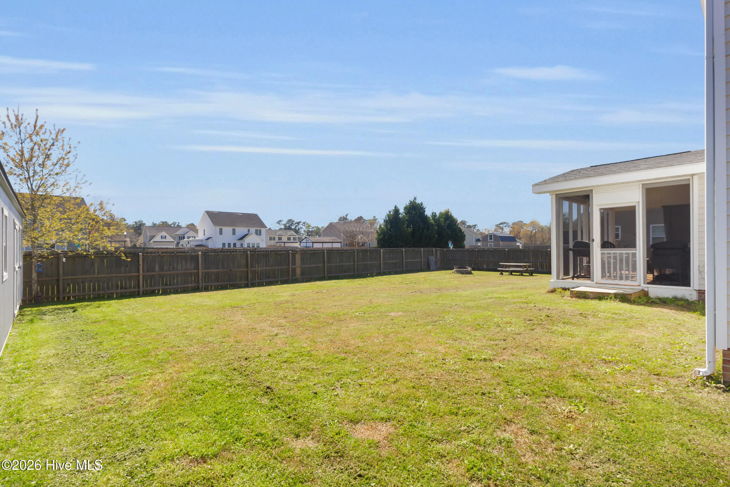 100562636 | Photo 27