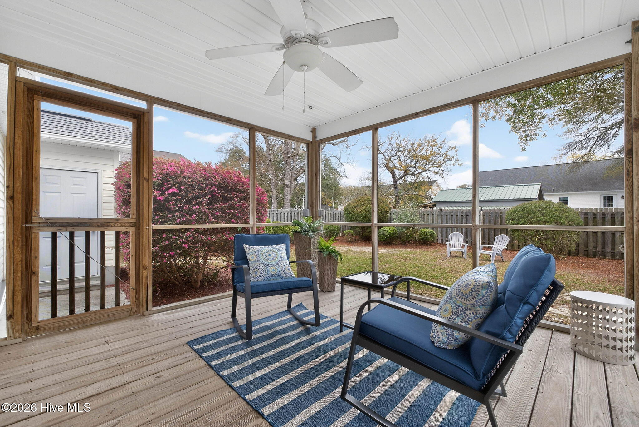 100562767 | Photo 32