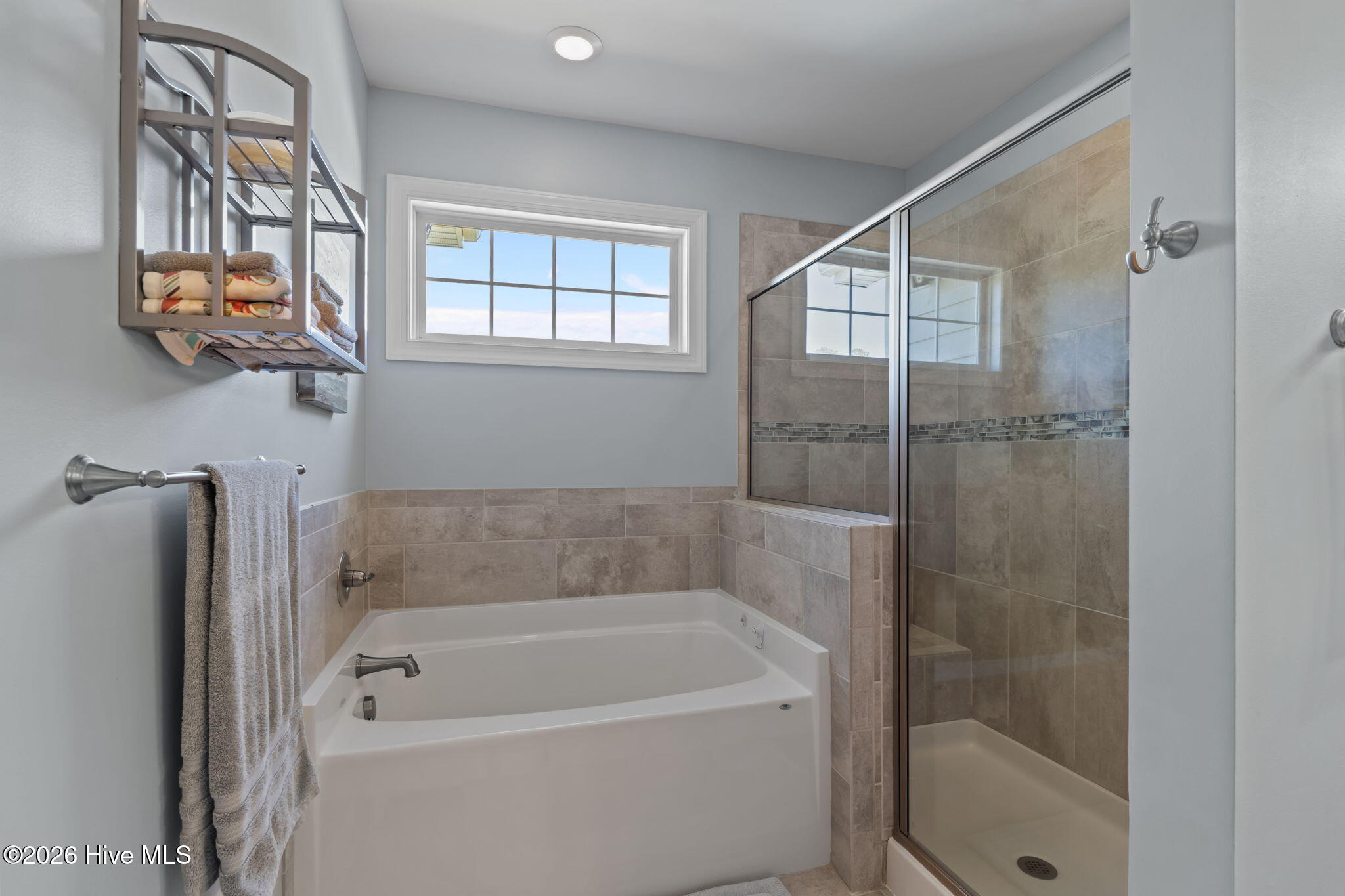 100560213 | Photo 33