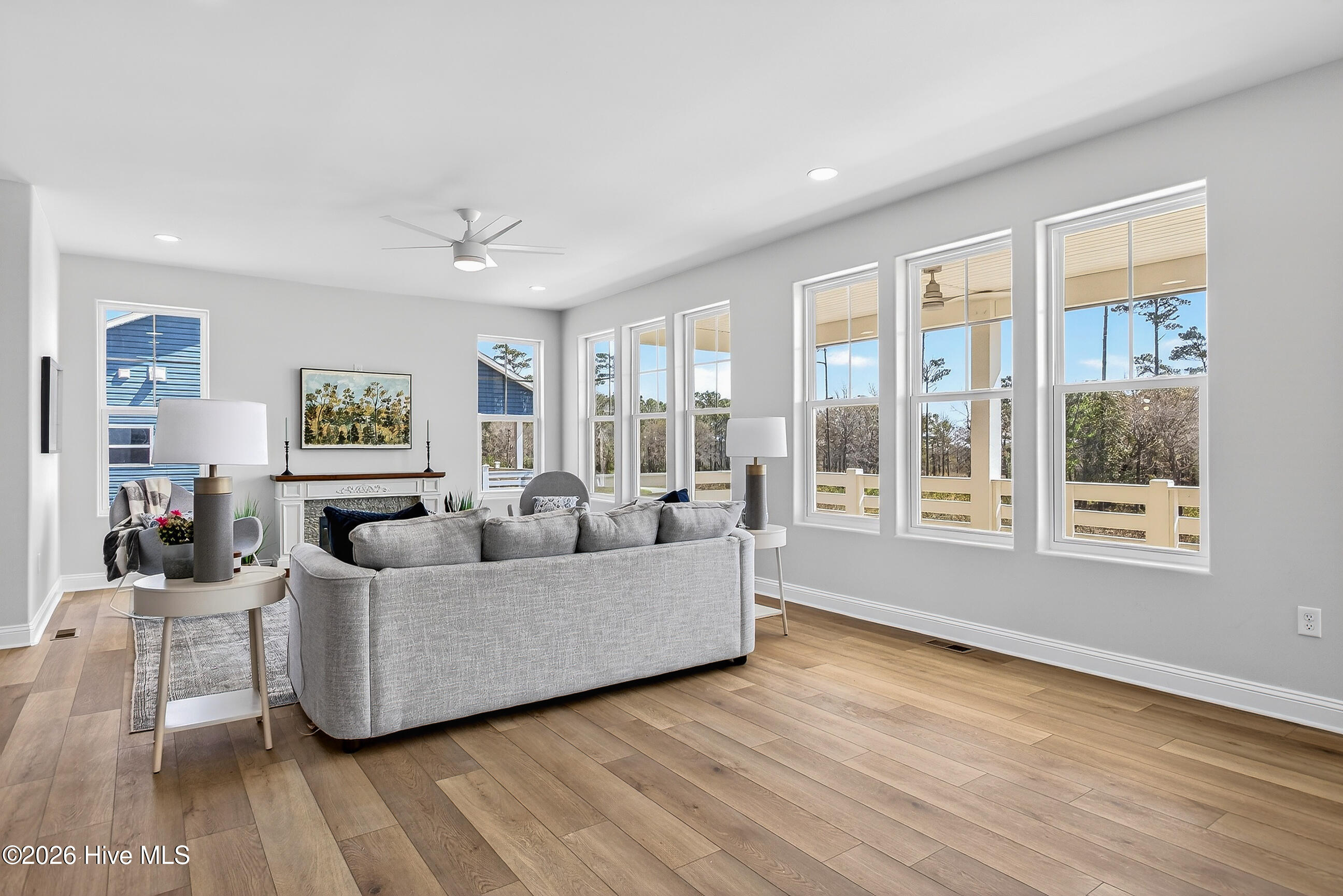 100559687 | Photo 10