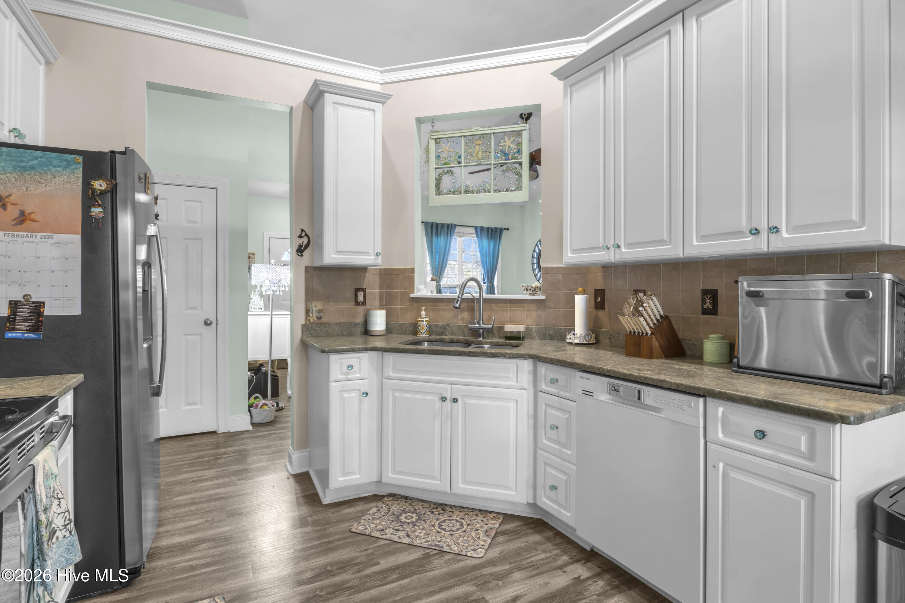 100562137 | Photo 17