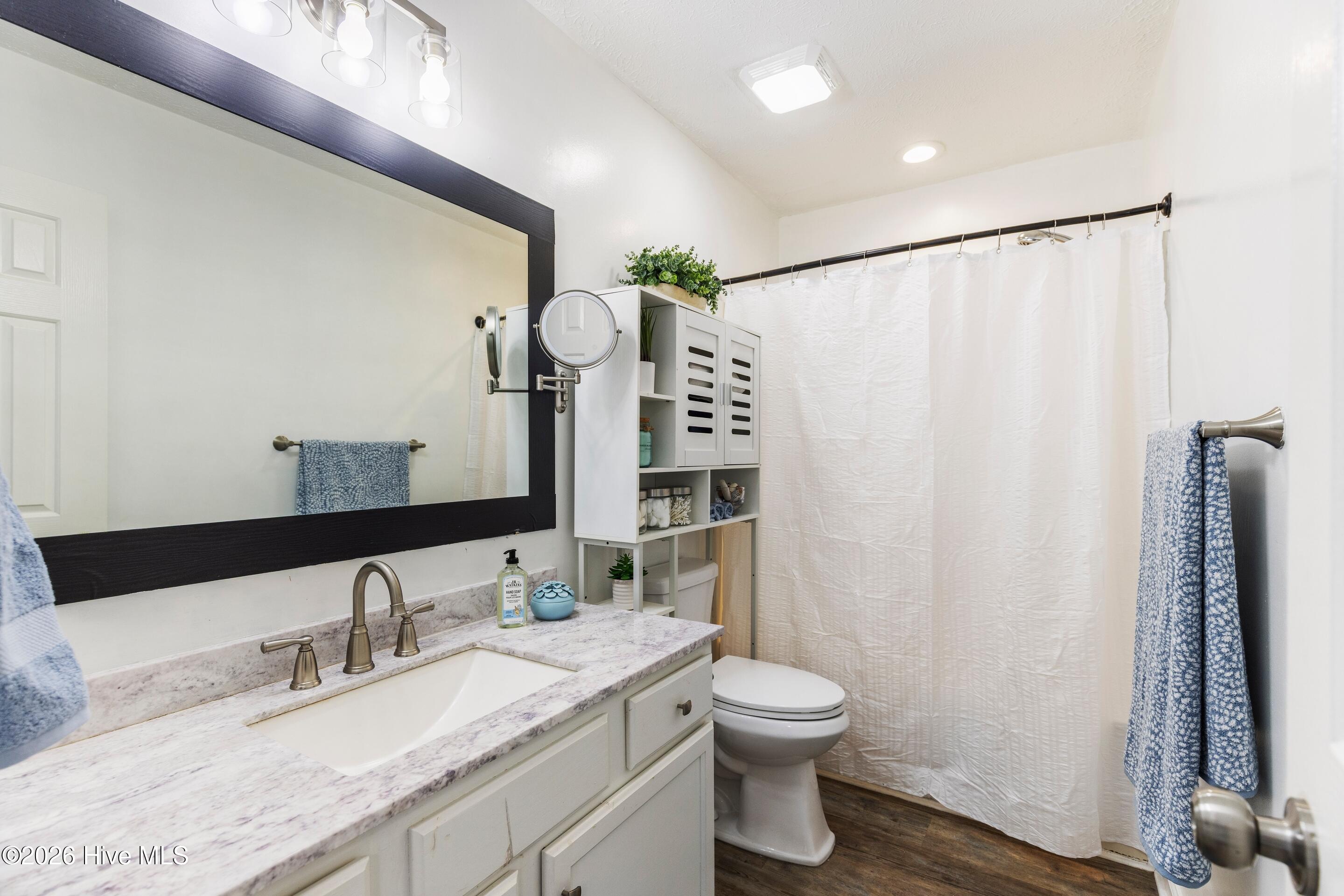 100549881 | Photo 26