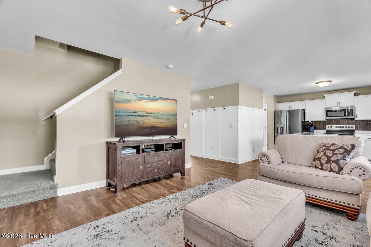 100558993 | Photo 18