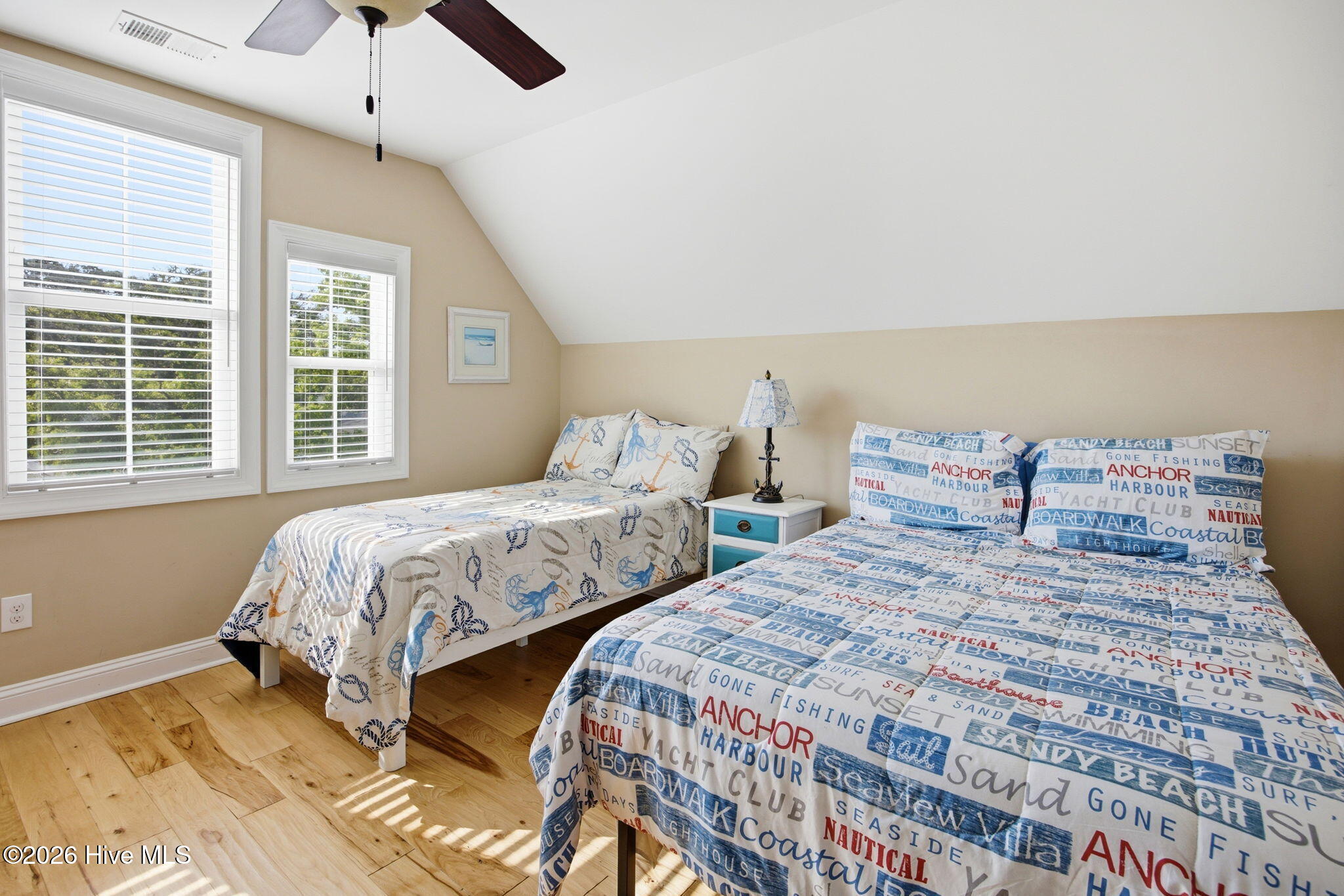 100569649 | Photo 29