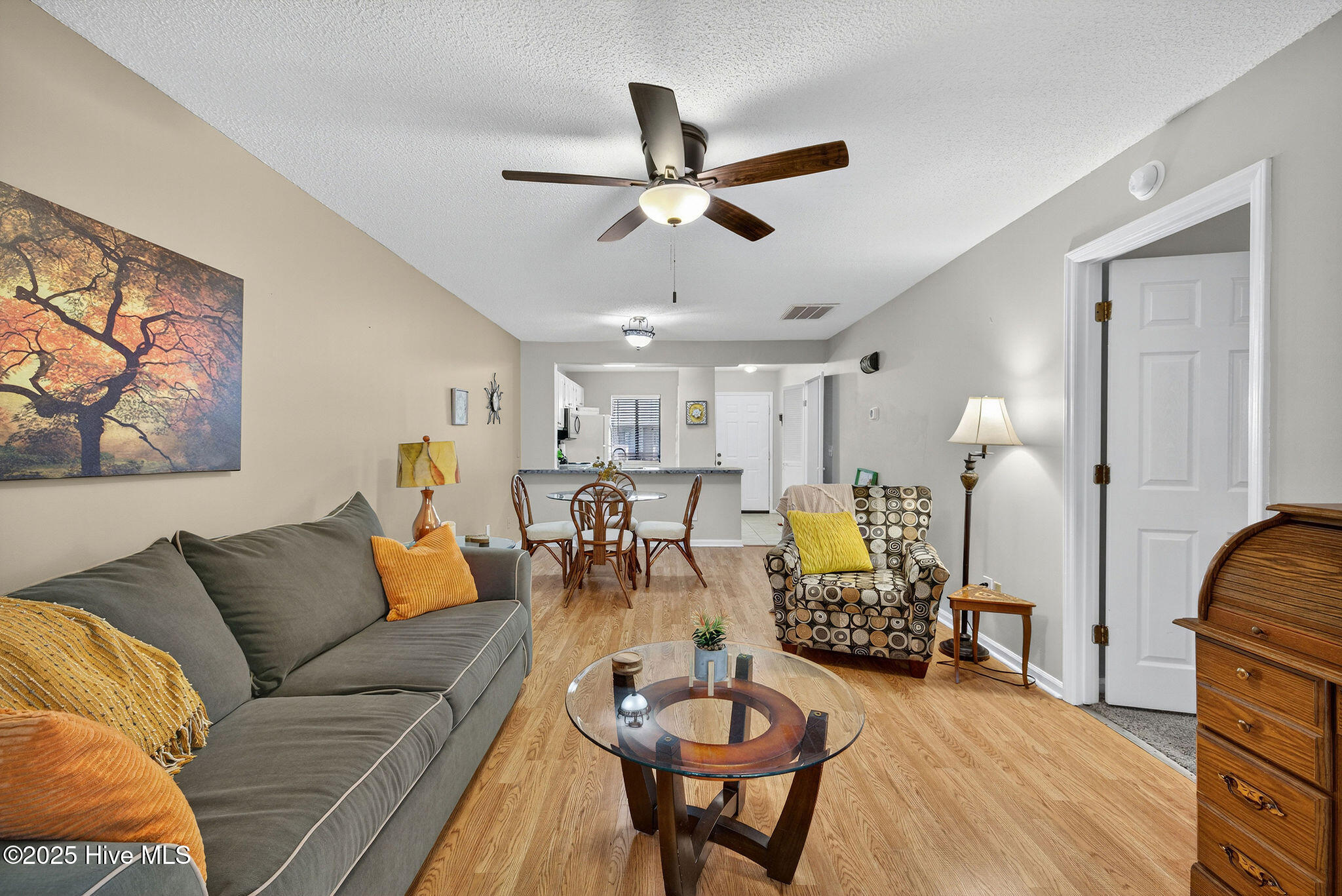 100540704 | Photo 14