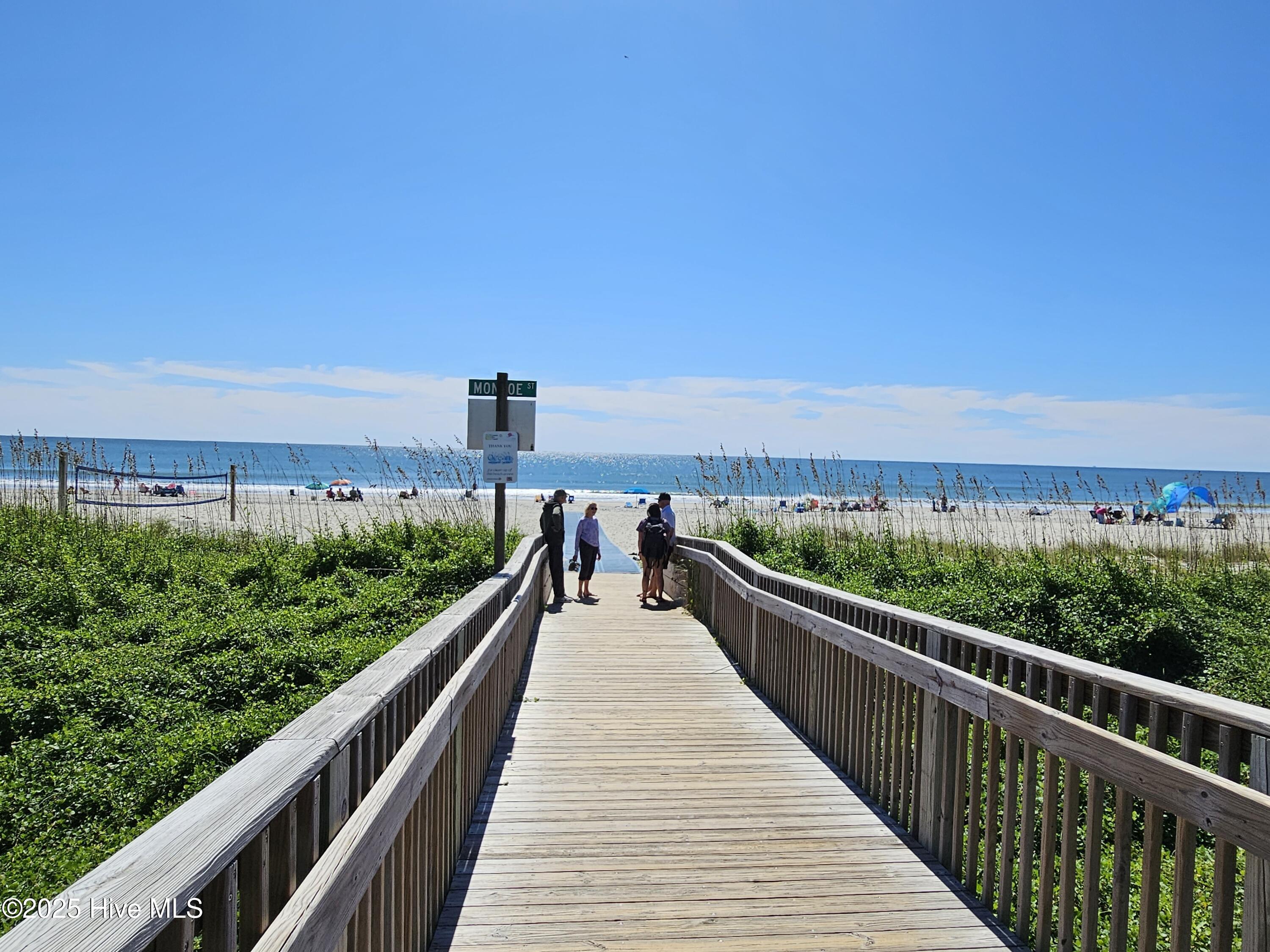 100537527 | Photo 46