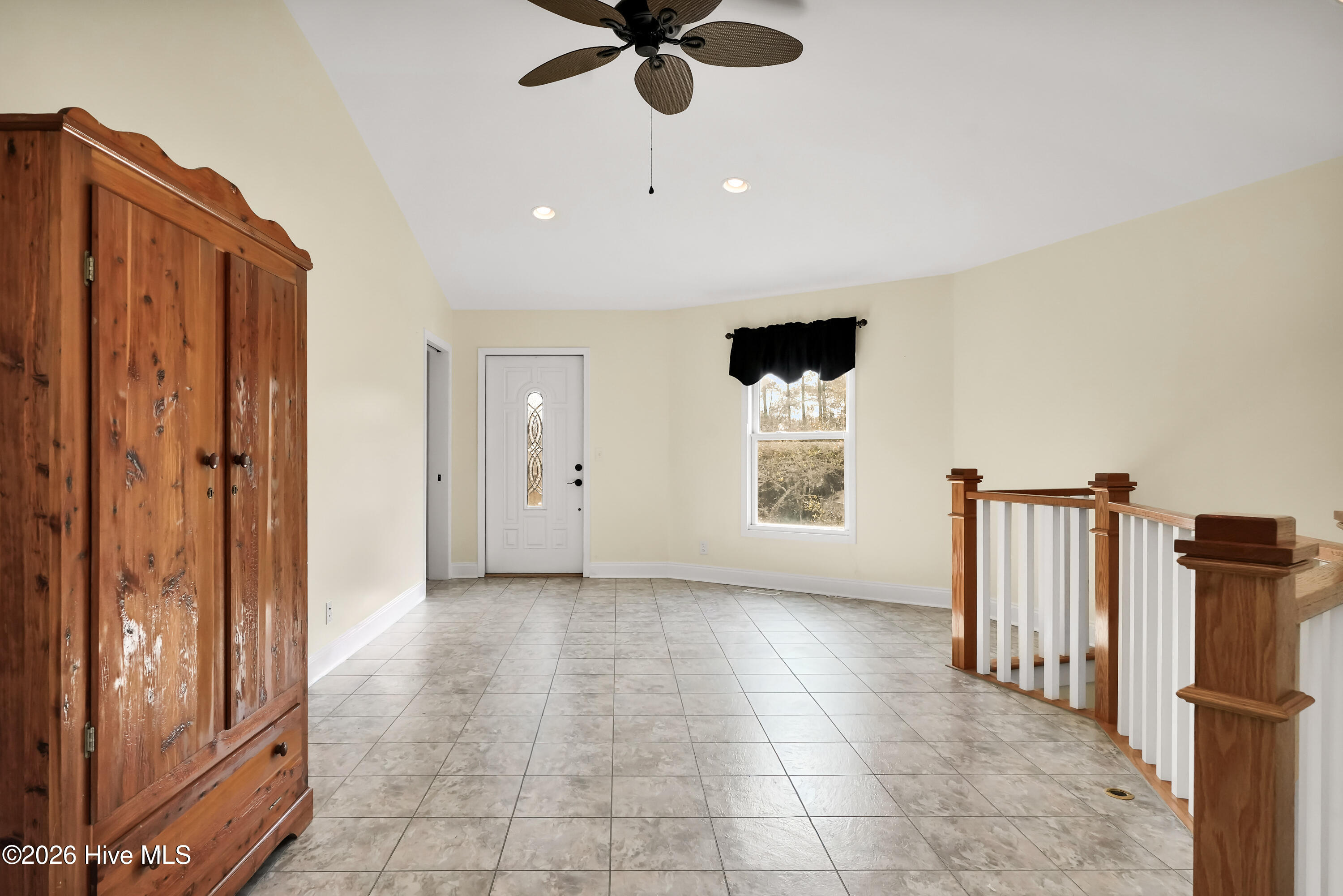 100562809 | Photo 17