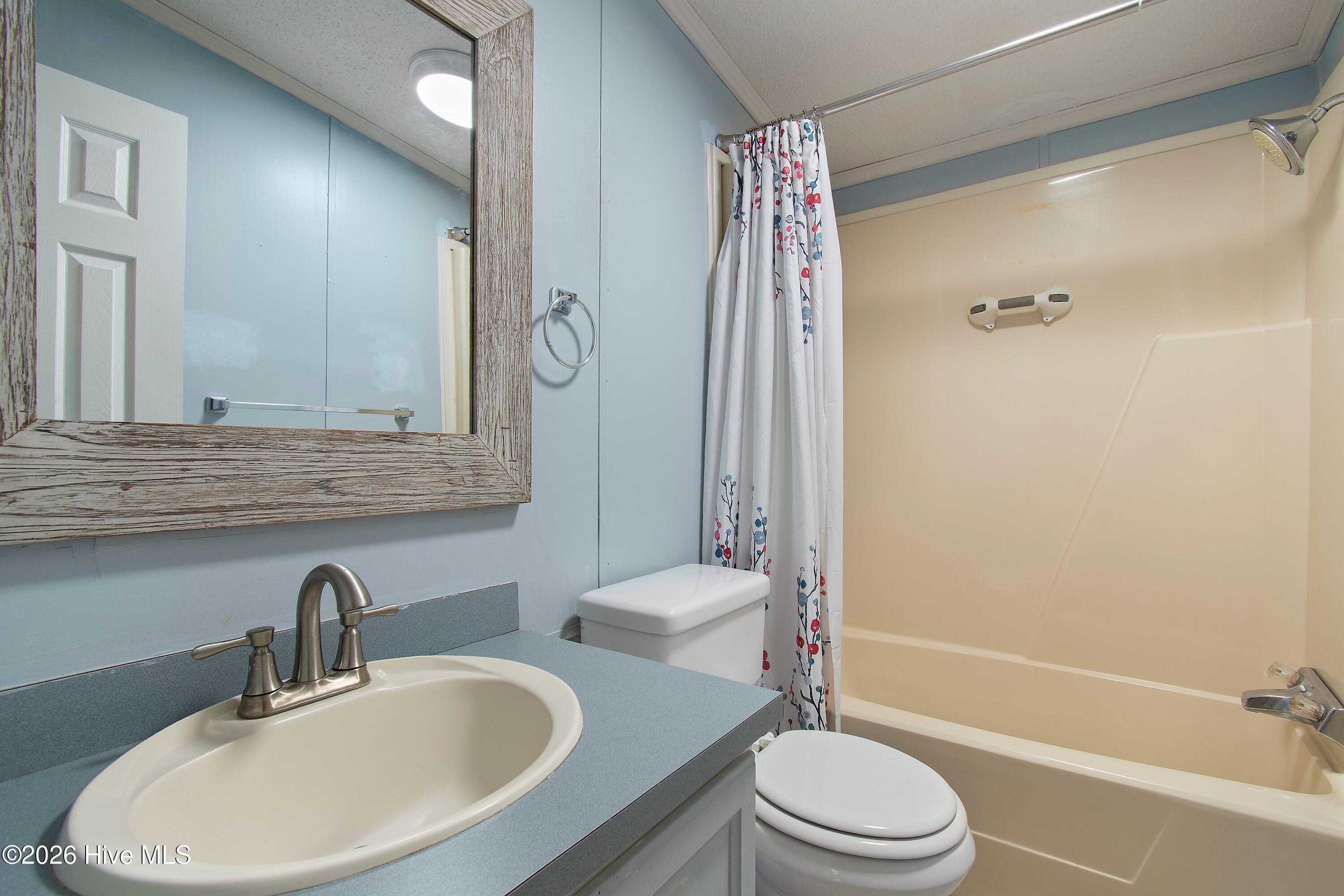 100560053 | Photo 21