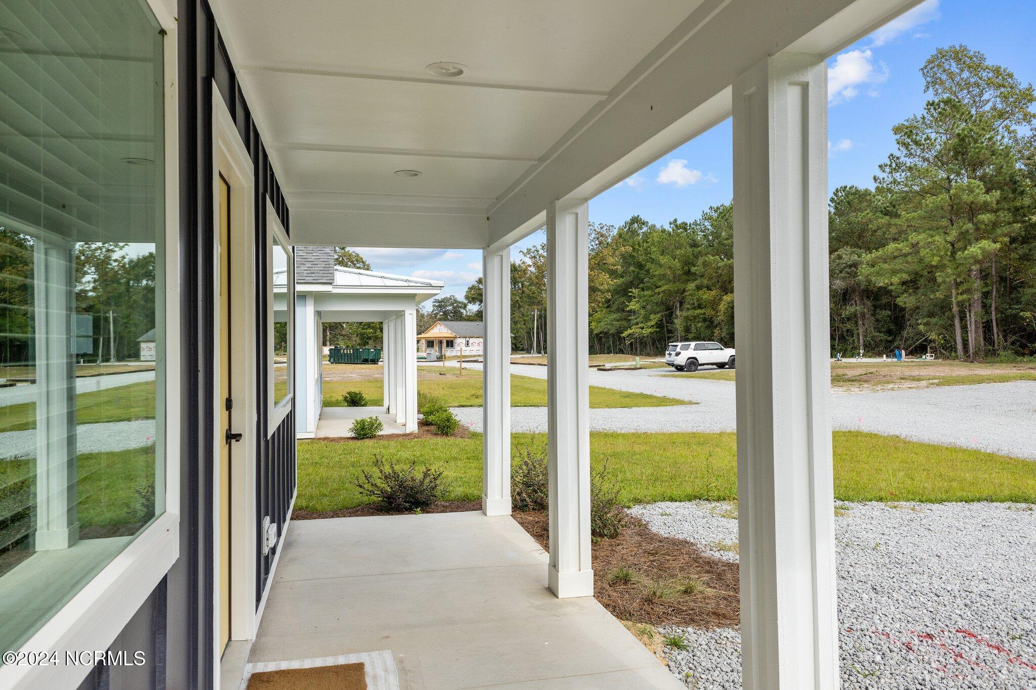 100549913 | Photo 35