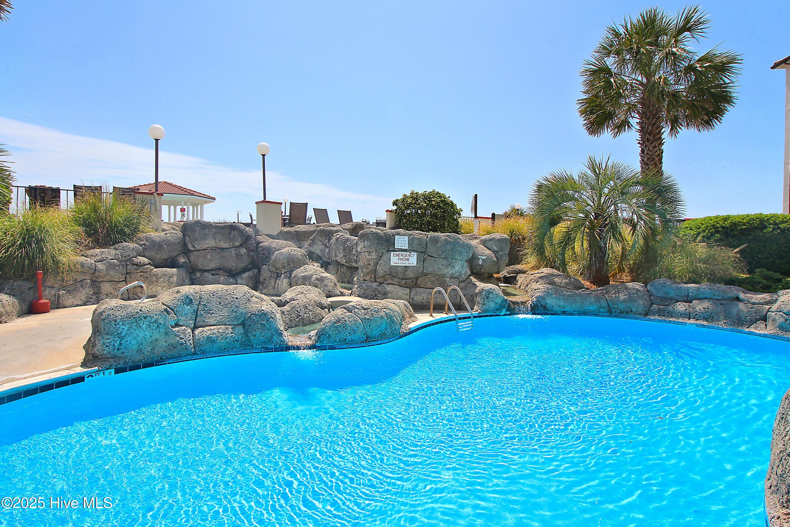 100507643 | Photo 24