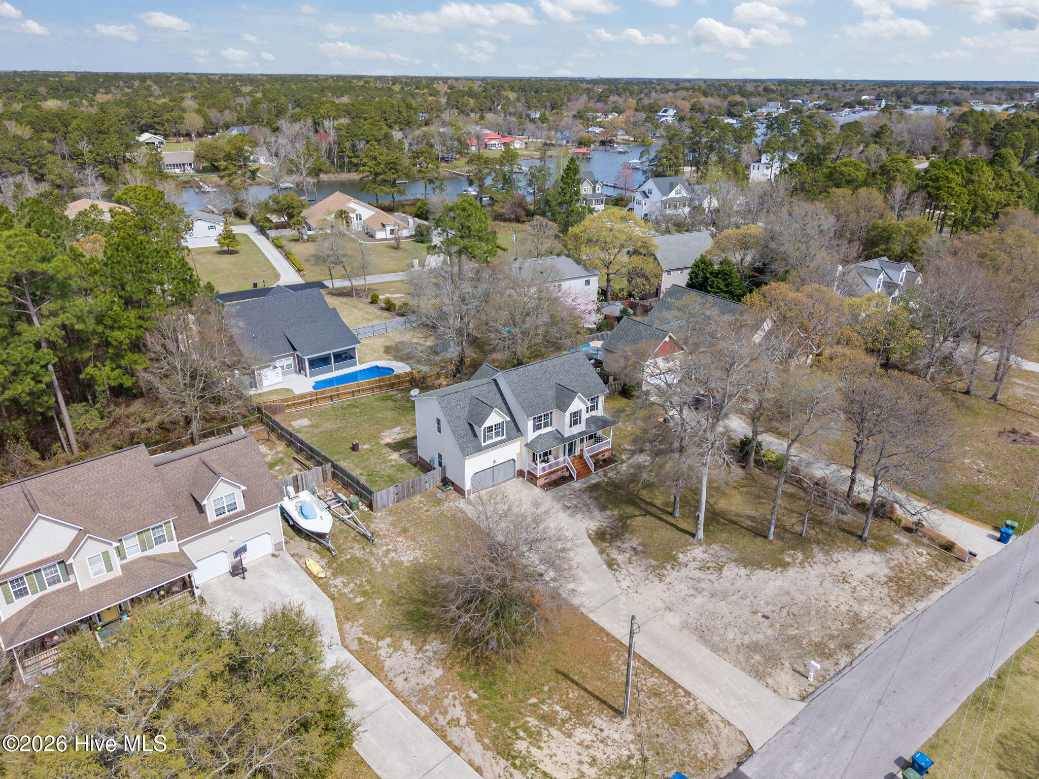 100562601 | Photo 53