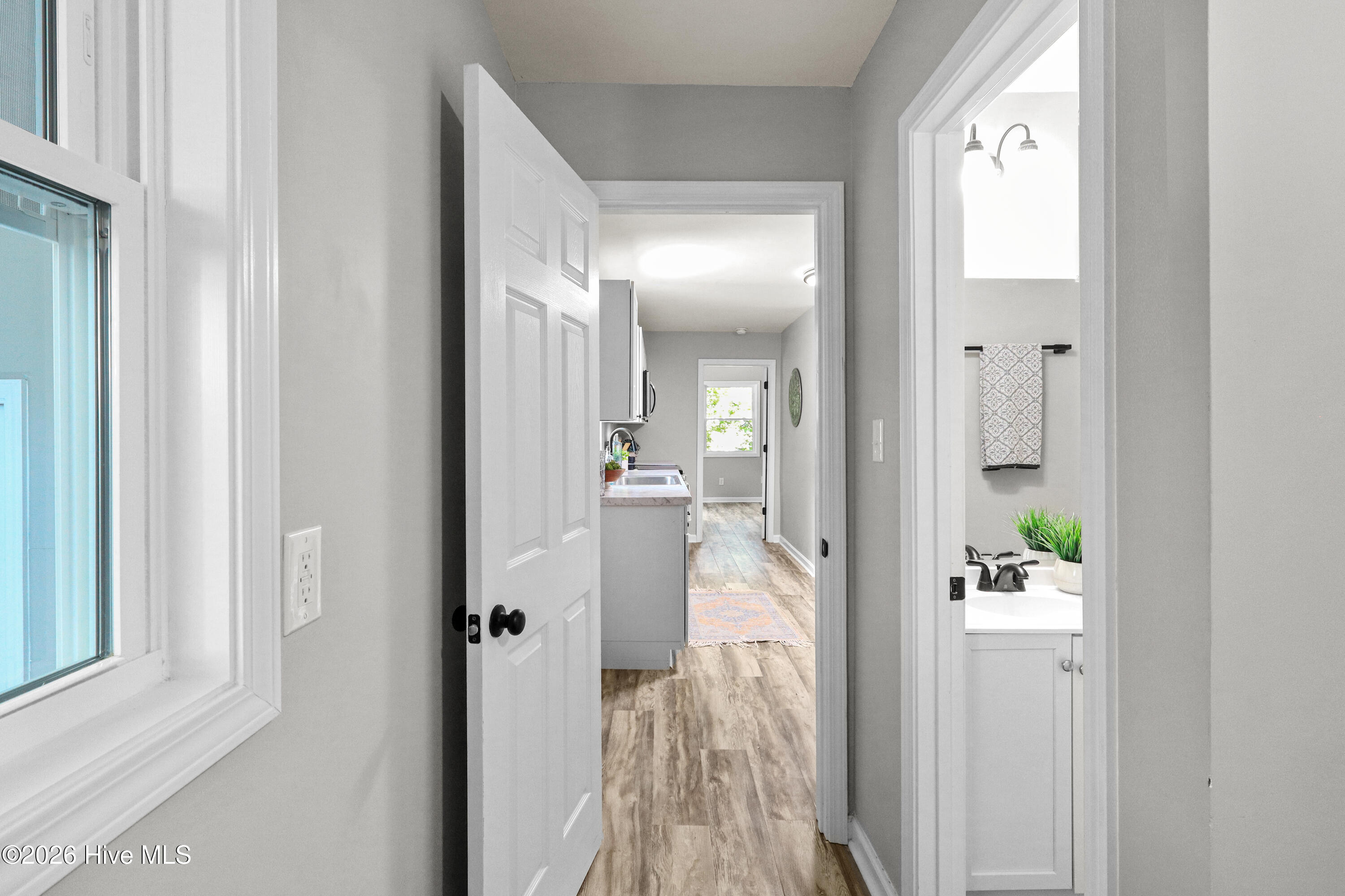 100569517 | Photo 38