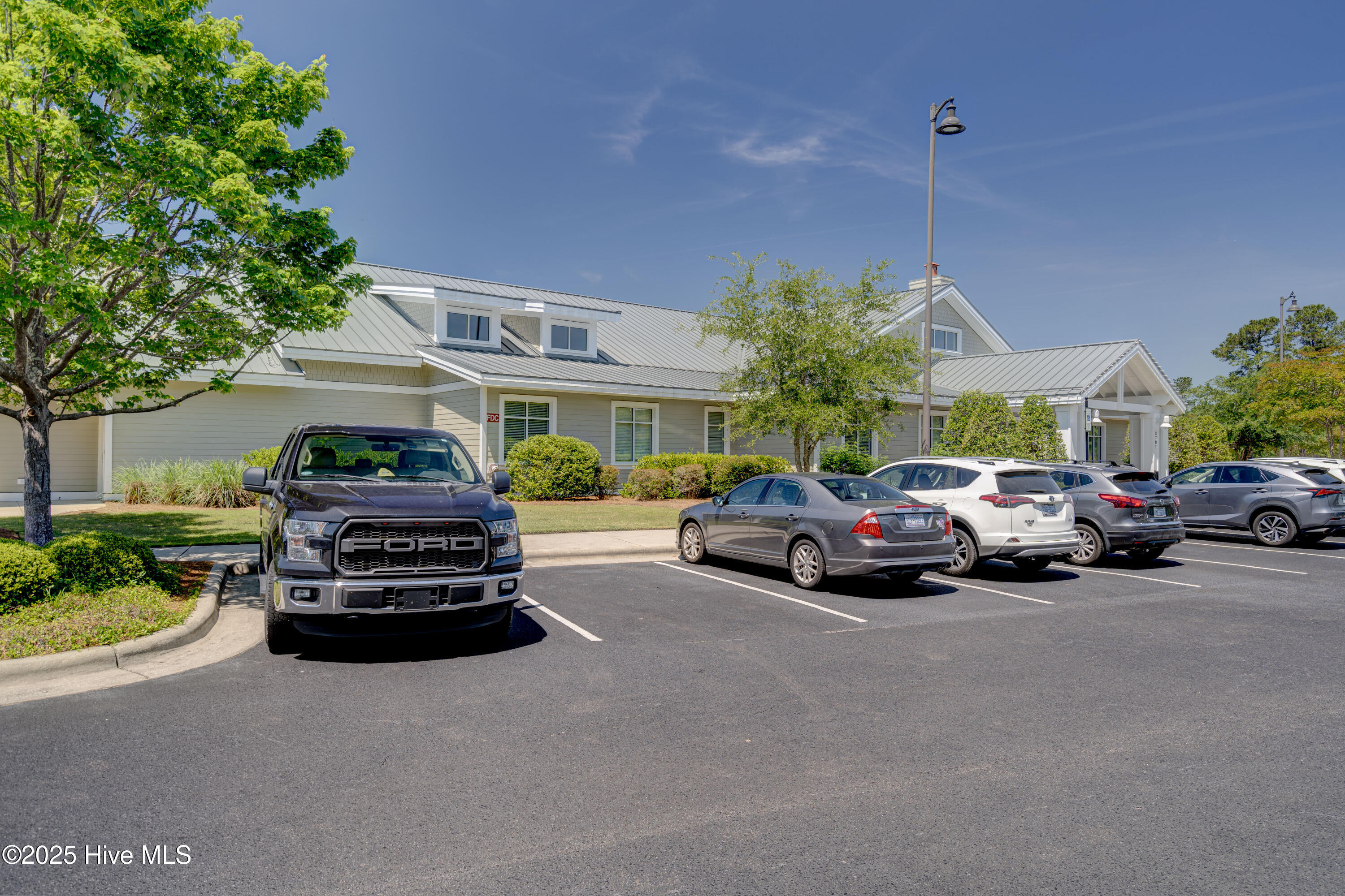 100547164 | Photo 61