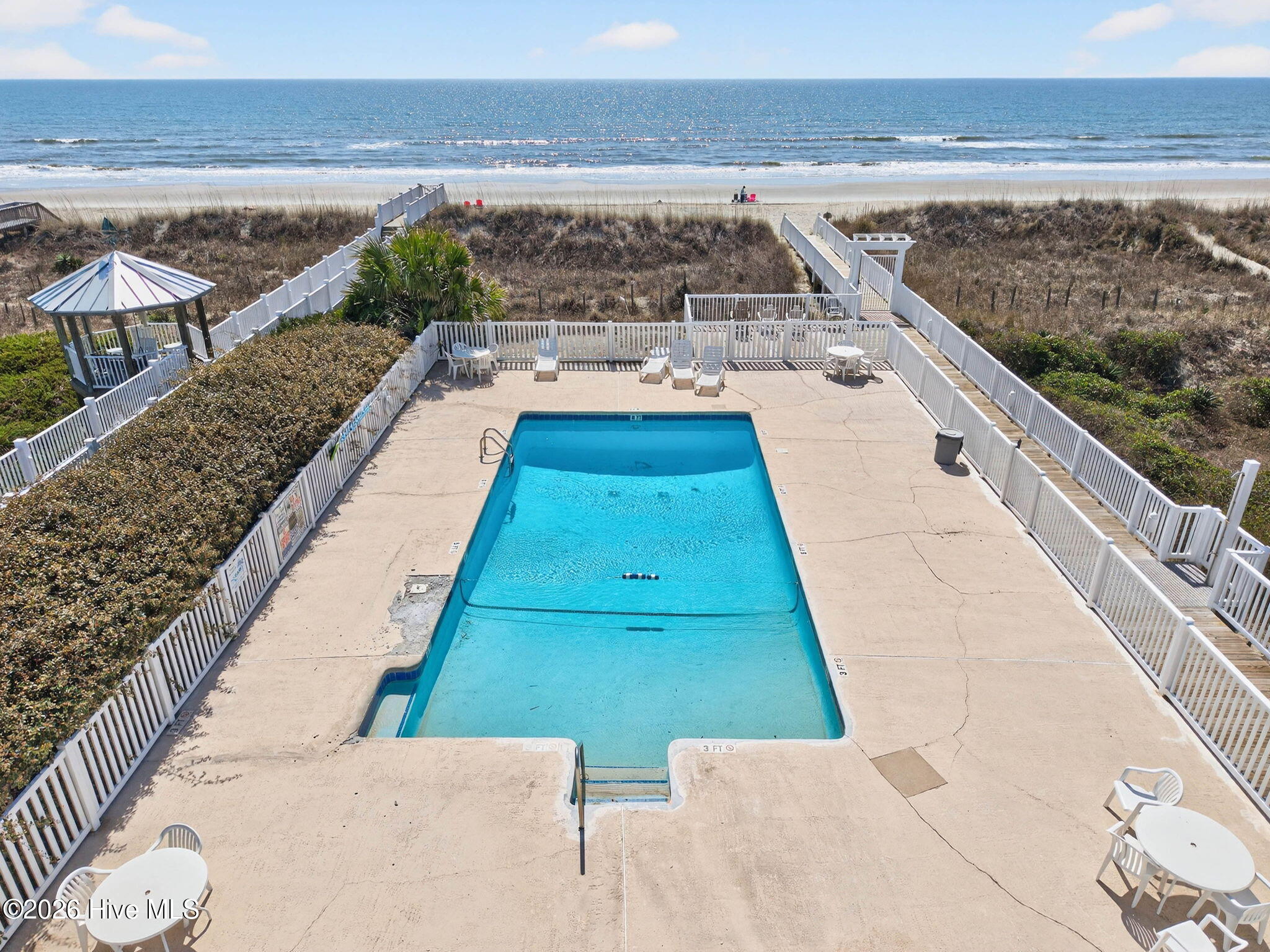 100562824 | Photo 44